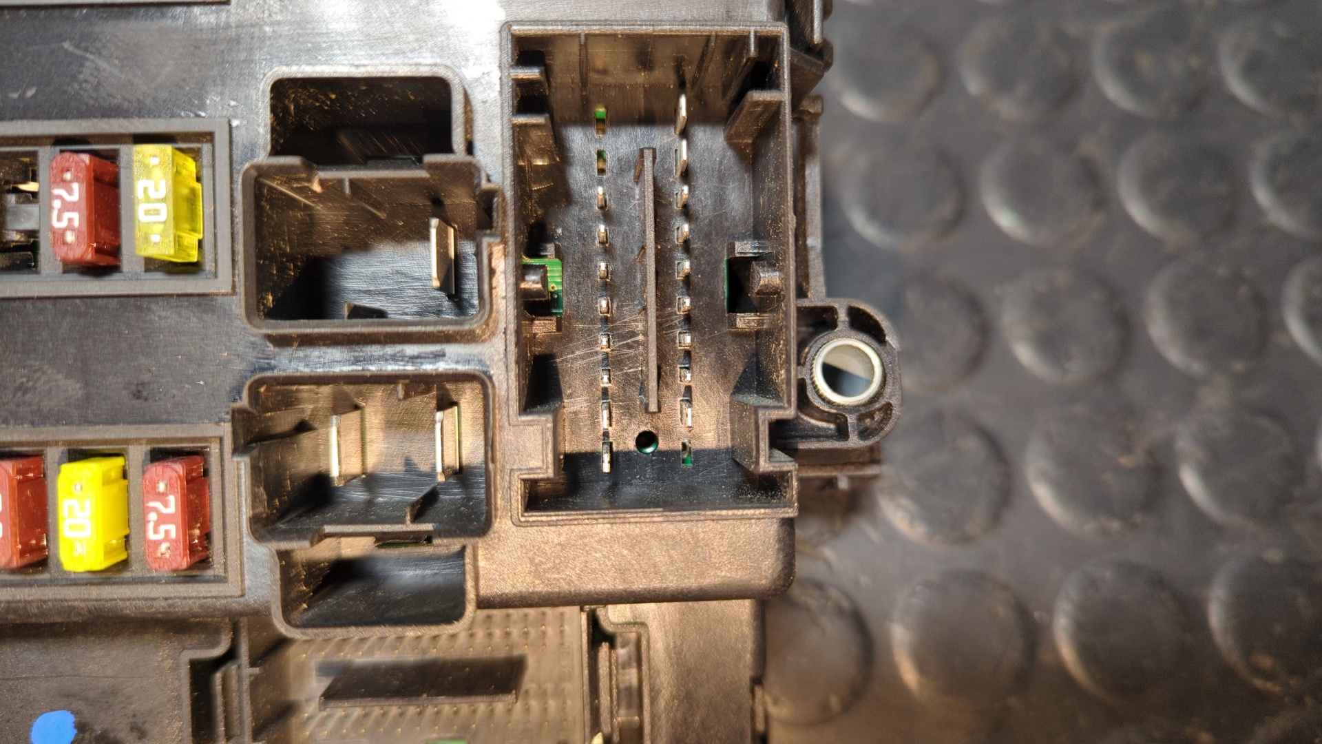 CAJA RELES / FUSIBLES PEUGEOT BOXER CAJA CERR. TECHO ELEVADO (BAT.3450)(335)(2007 =>) - vista 5