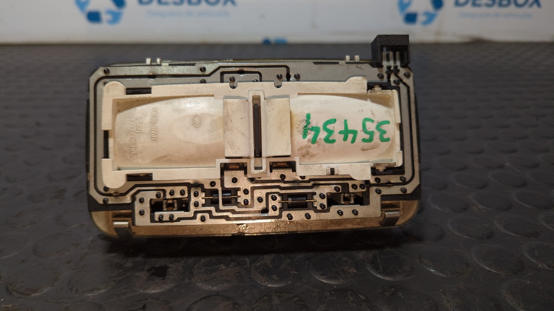 LUZ INTERIOR PEUGEOT BOXER CAJA CERR. TECHO ELEVADO (BAT.3450)(335)(2007 =>) - vista 3