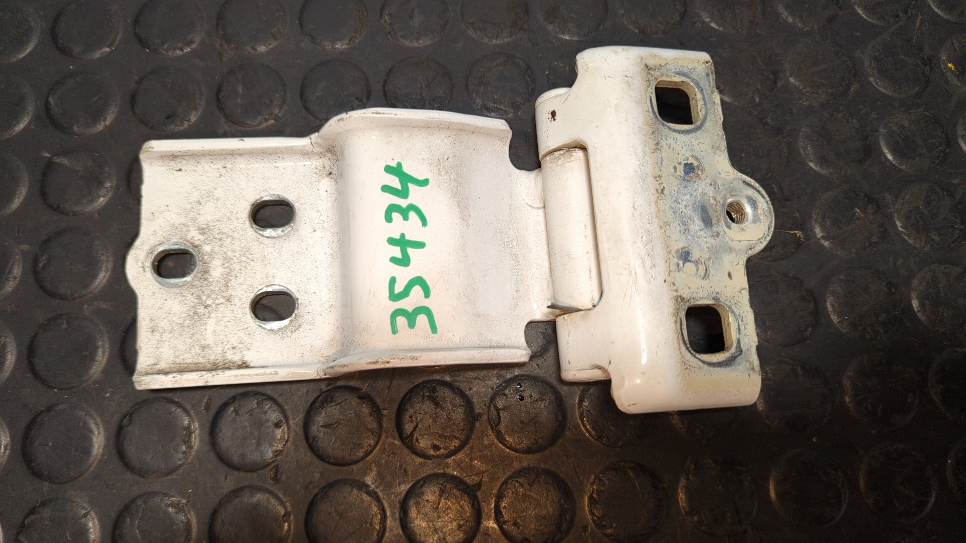 BISAGRA IZQUIERDA PORTON PEUGEOT BOXER CAJA CERR. TECHO ELEVADO (BAT.3450)(335)(2007 =>)