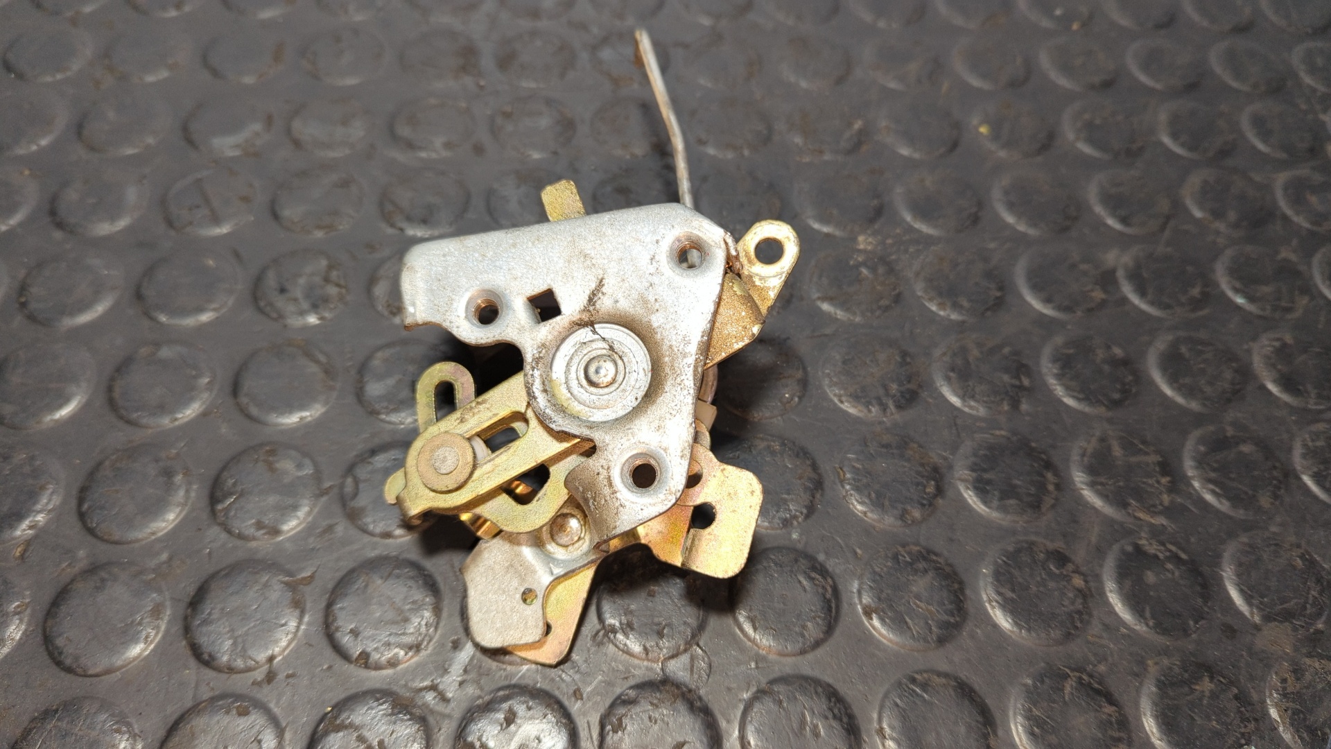 CERRADURA MALETERO / PORTON SUZUKI VITARA SE/SV (ET) - vista 2