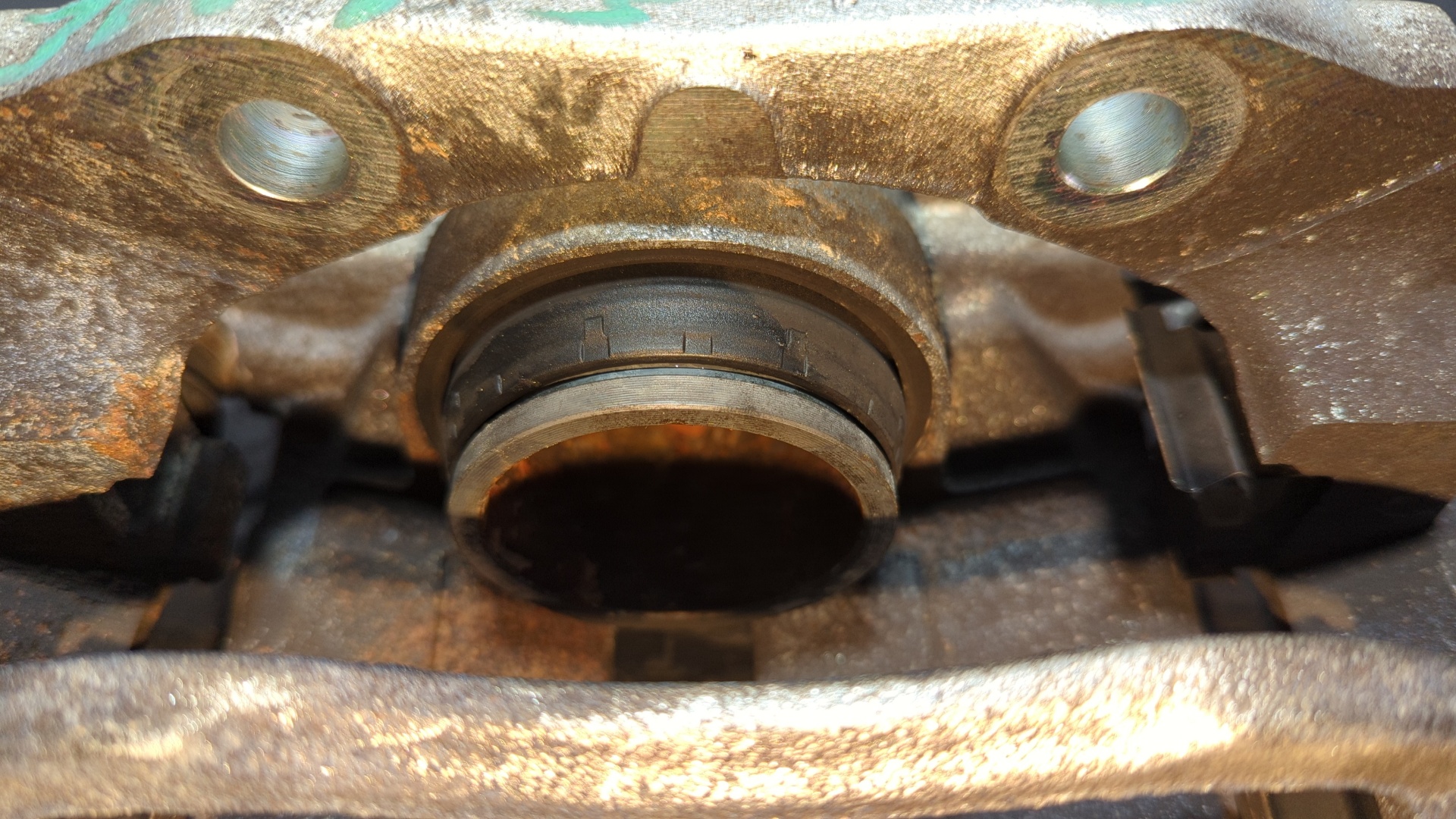 PINZA DE FRENO DELANTERA DERECHA PEUGEOT 208 - vista 2