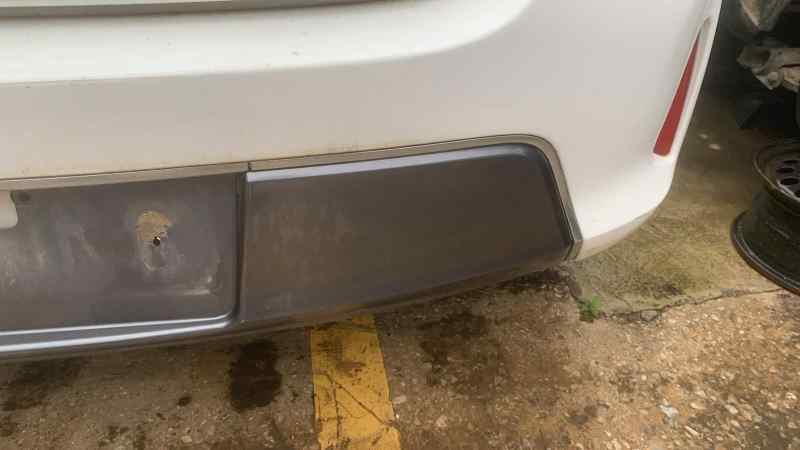 PARAGOLPES TRASERO TOYOTA AURIS - vista 3