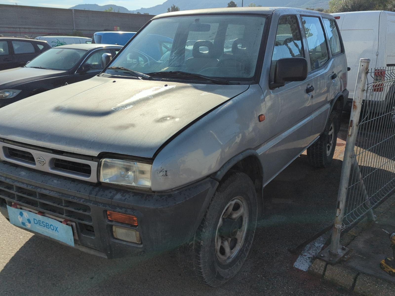 PILOTO TRASERO IZQUIERDO PARAGOLPES NISSAN TERRANO II - vista 2