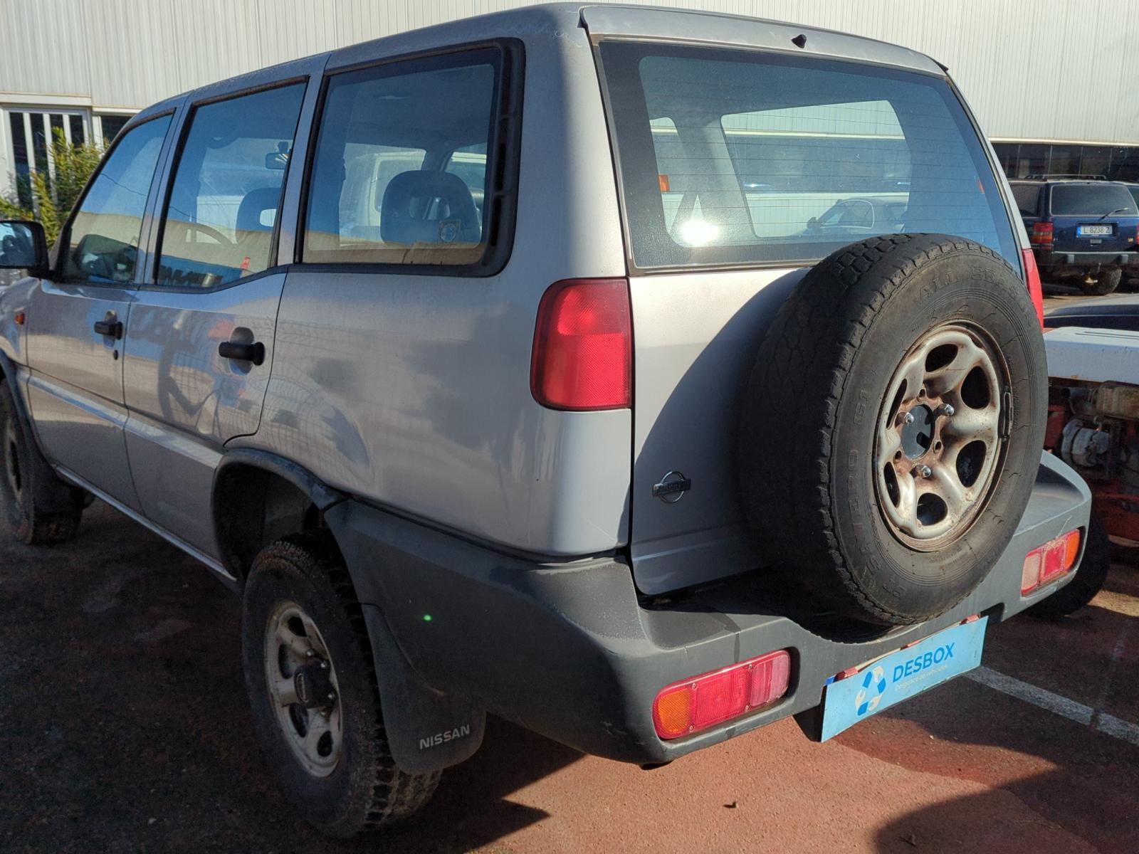 PILOTO TRASERO IZQUIERDO PARAGOLPES NISSAN TERRANO II - vista 3