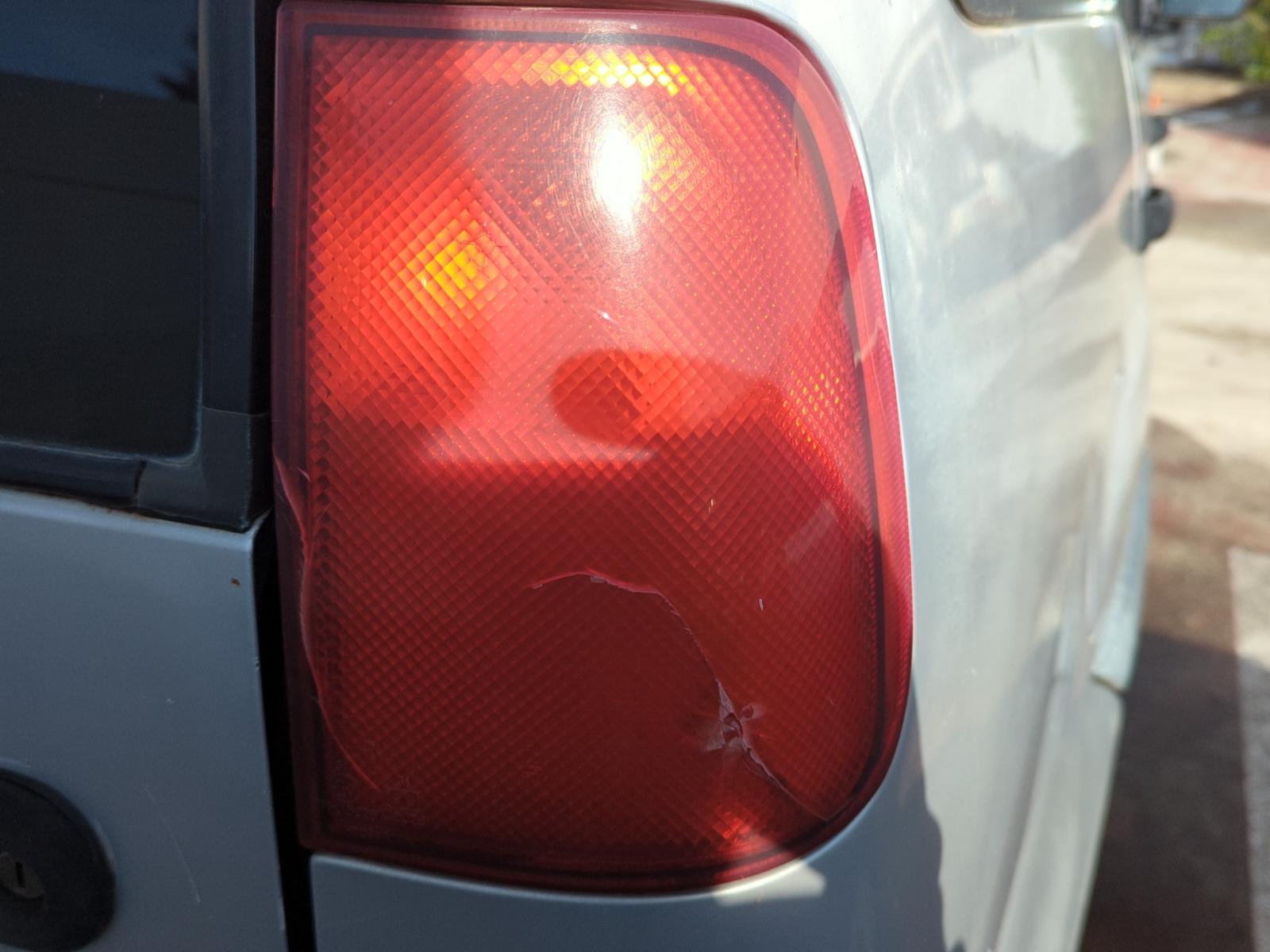 PILOTO TRASERO IZQUIERDO PARAGOLPES NISSAN TERRANO II - vista 5