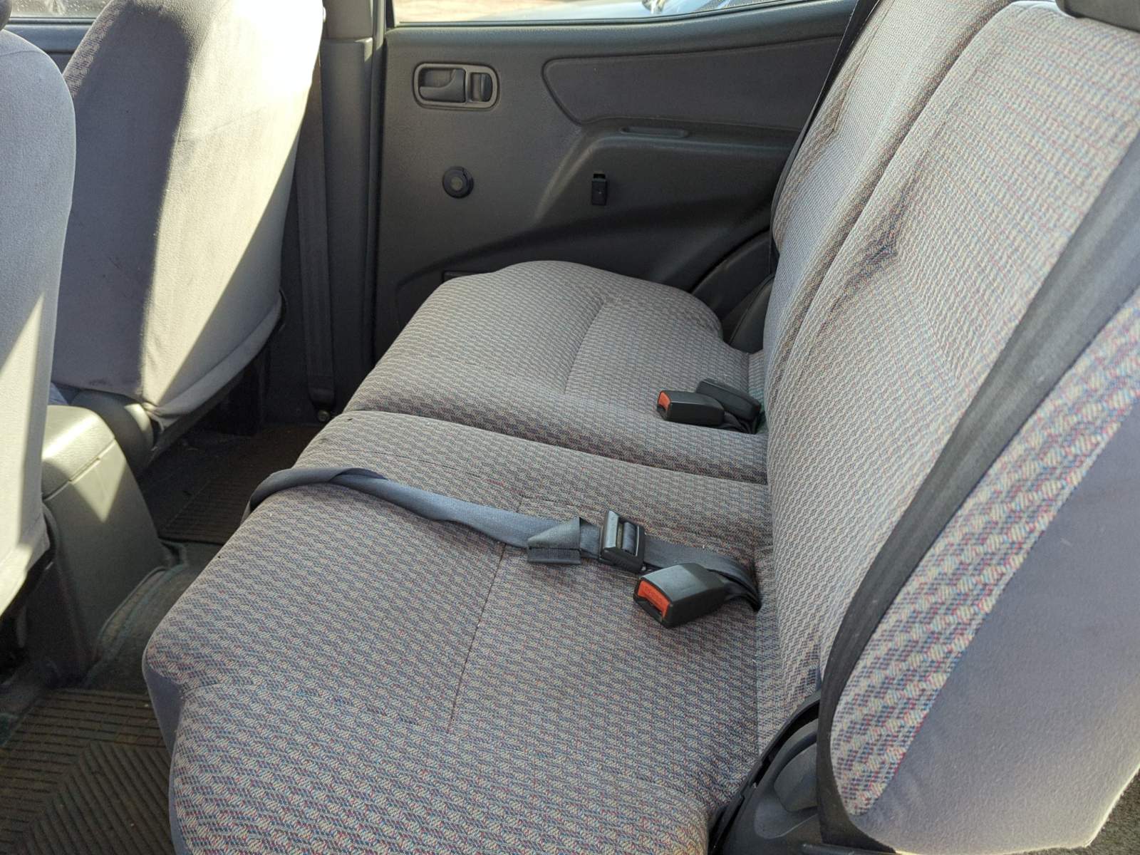 PILOTO TRASERO IZQUIERDO PARAGOLPES NISSAN TERRANO II - vista 10