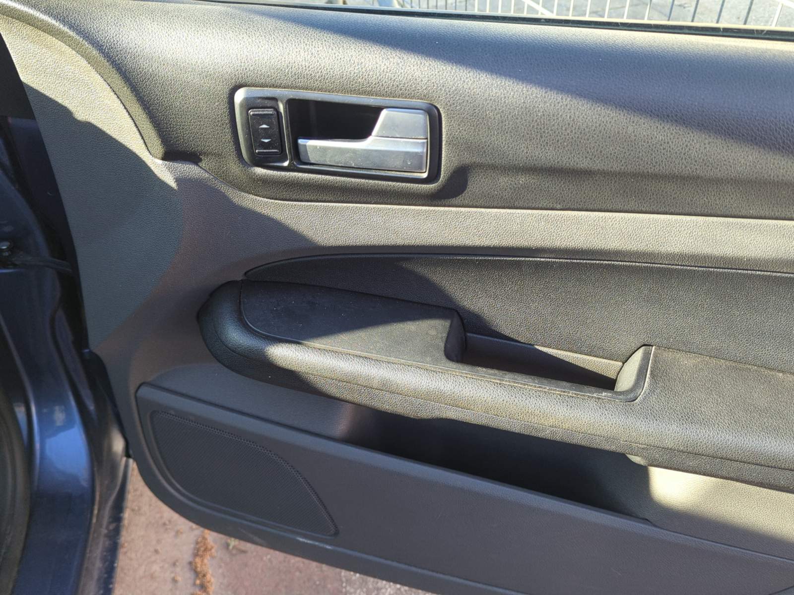 CERRADURA MALETERO / PORTON FORD FOCUS BERLINA (CAP) - recambio desguace - vista 9