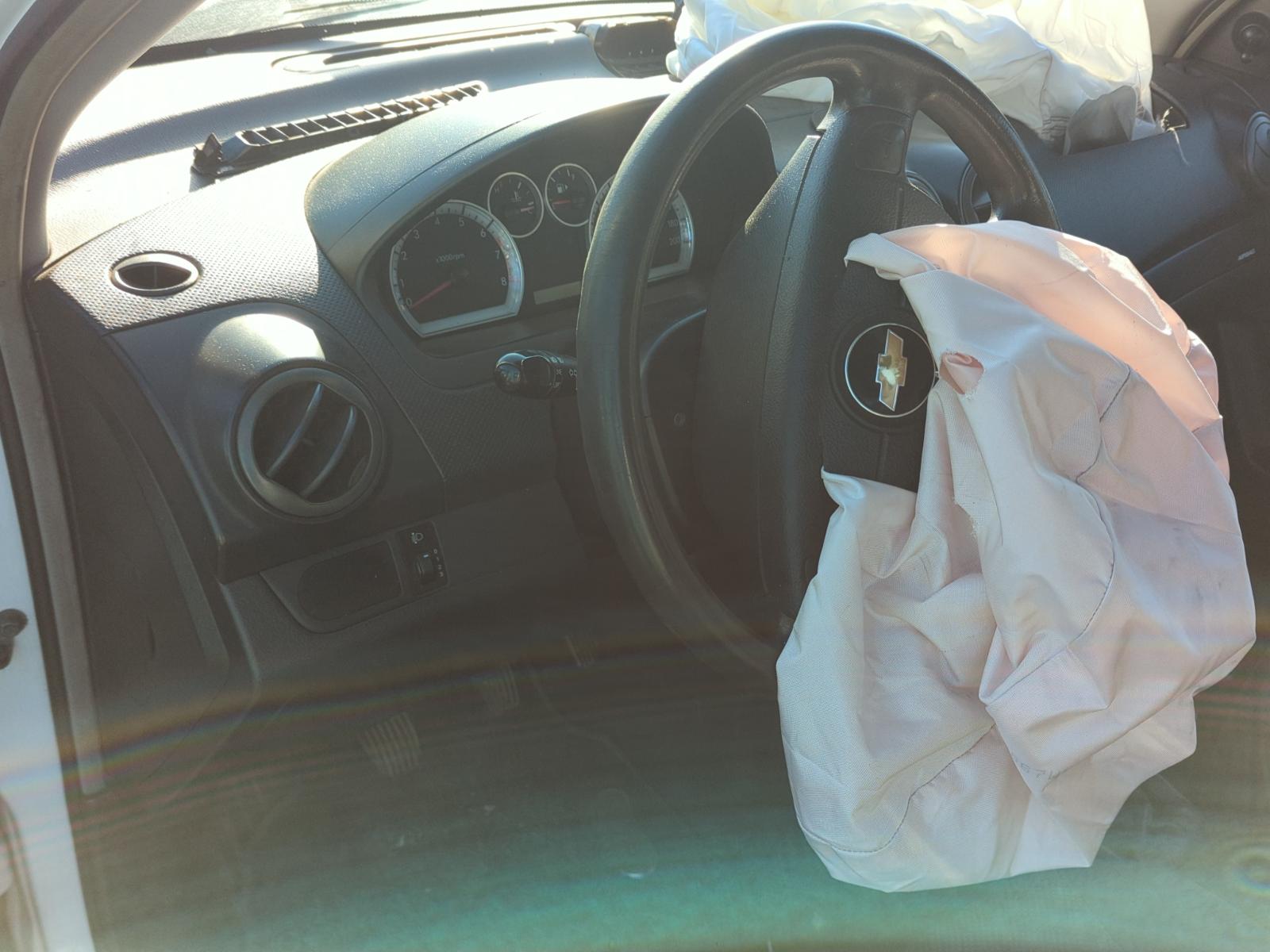 AMORTIGUADORES MALETERO / PORTON CHEVROLET AVEO / KALOS Sedán - vista 4