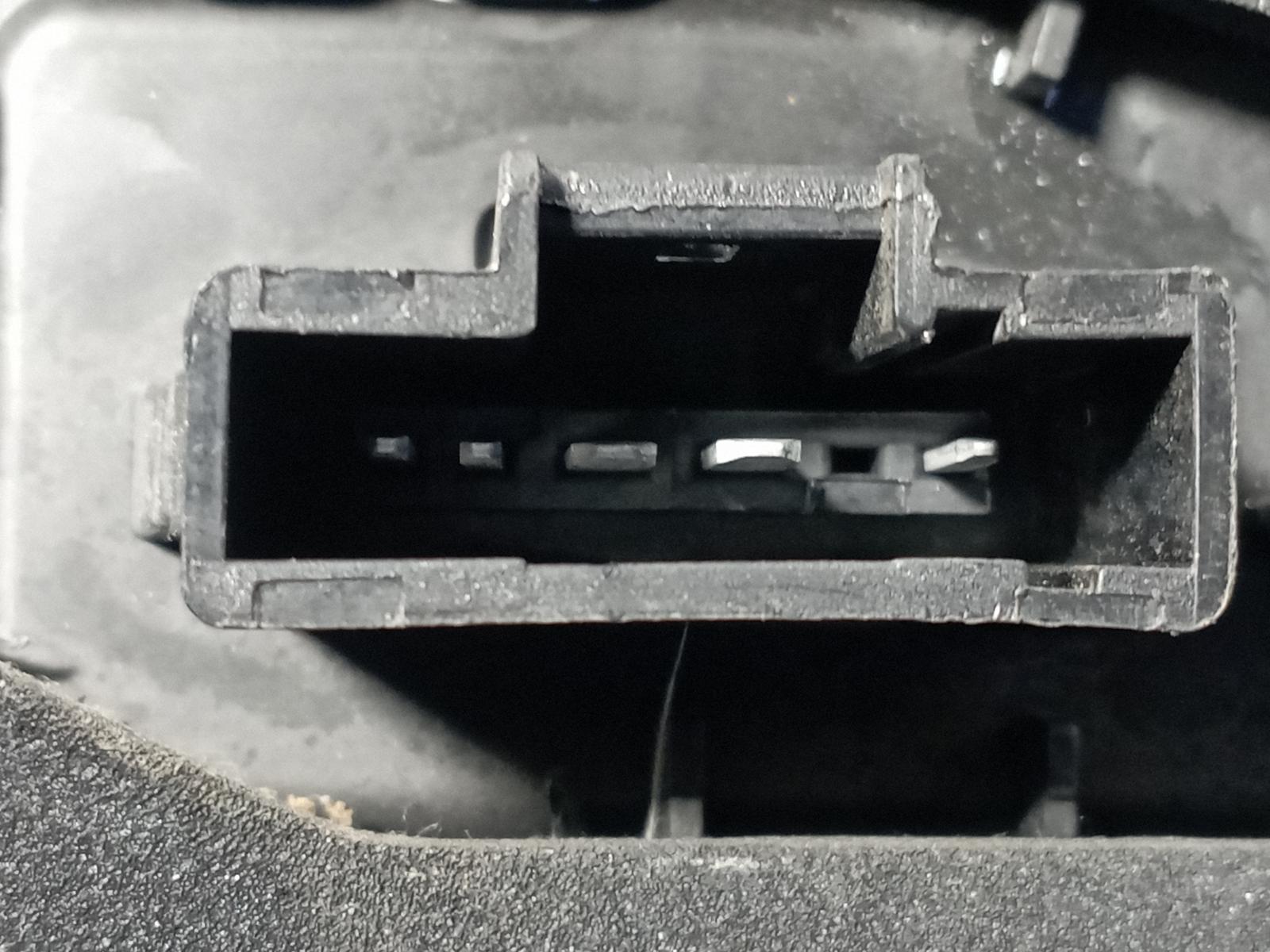 PILOTO TRASERO IZQUIERDO DACIA SANDERO - vista 4