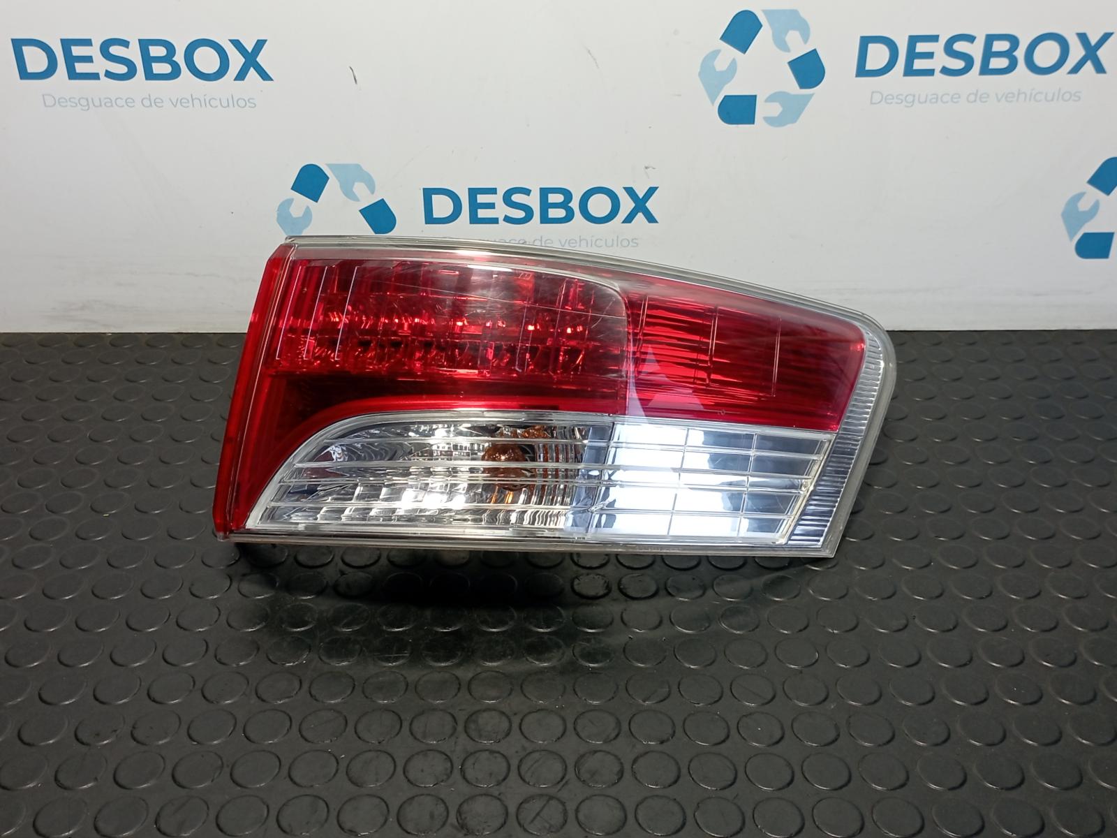 PILOTO TRASERO DERECHO TOYOTA AVENSIS CROSS SPORT (T27)