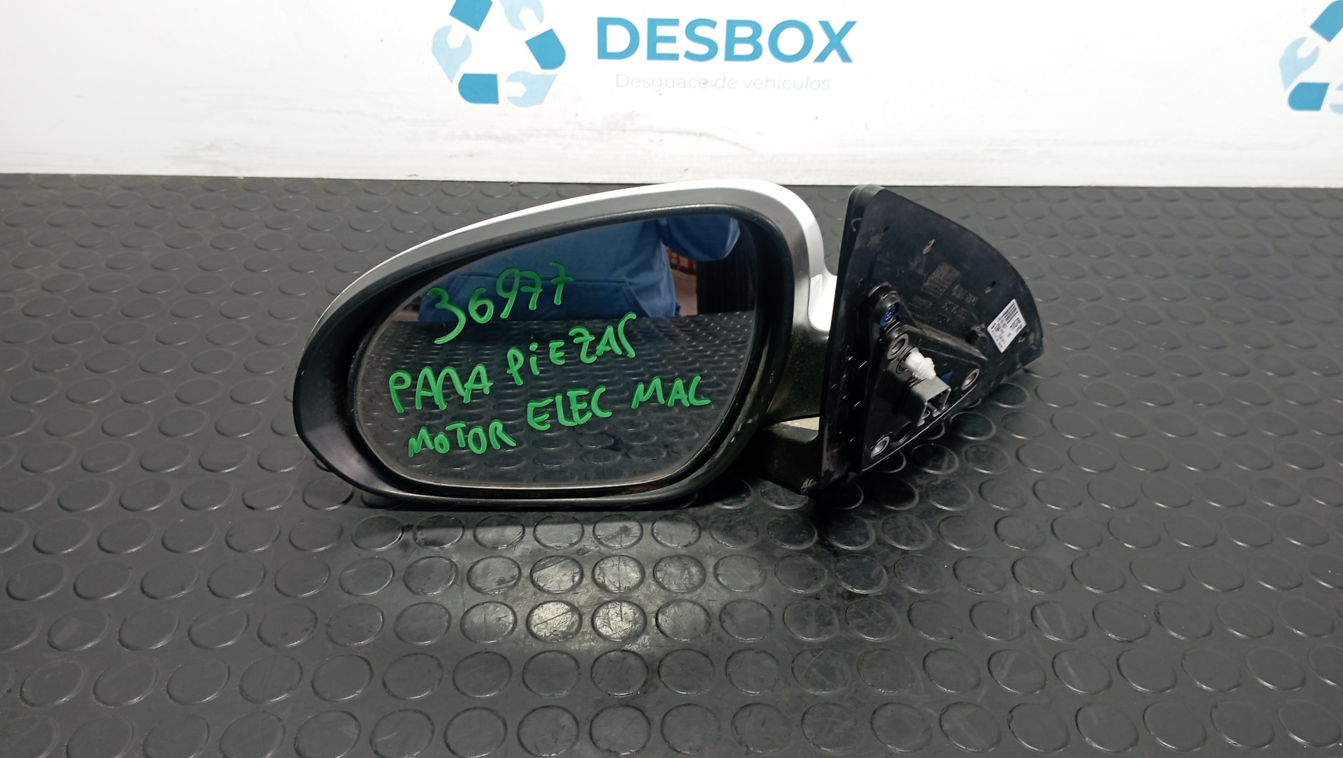 RETROVISOR IZQUIERDO