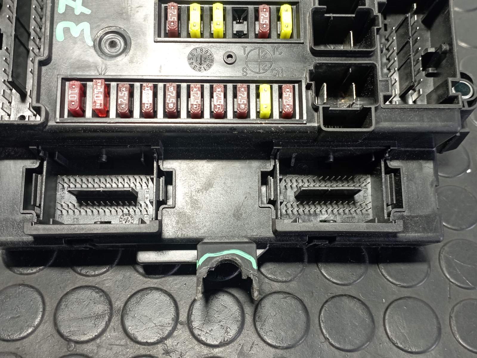 CAJA RELES / FUSIBLES PEUGEOT BOXER Furgoneta - vista 4