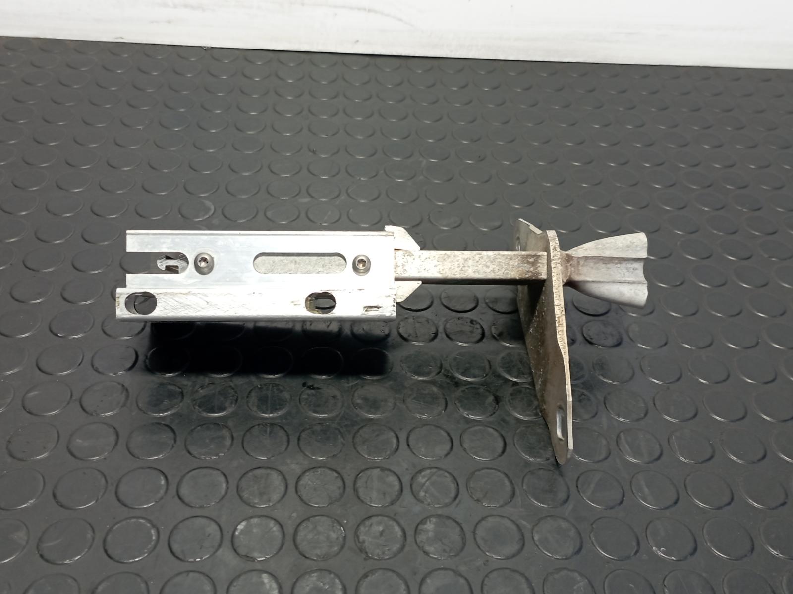 PUNTERA PARAGOLPES TRASERA DERECHA AUDI A4 BERLINA (B5) - vista 3