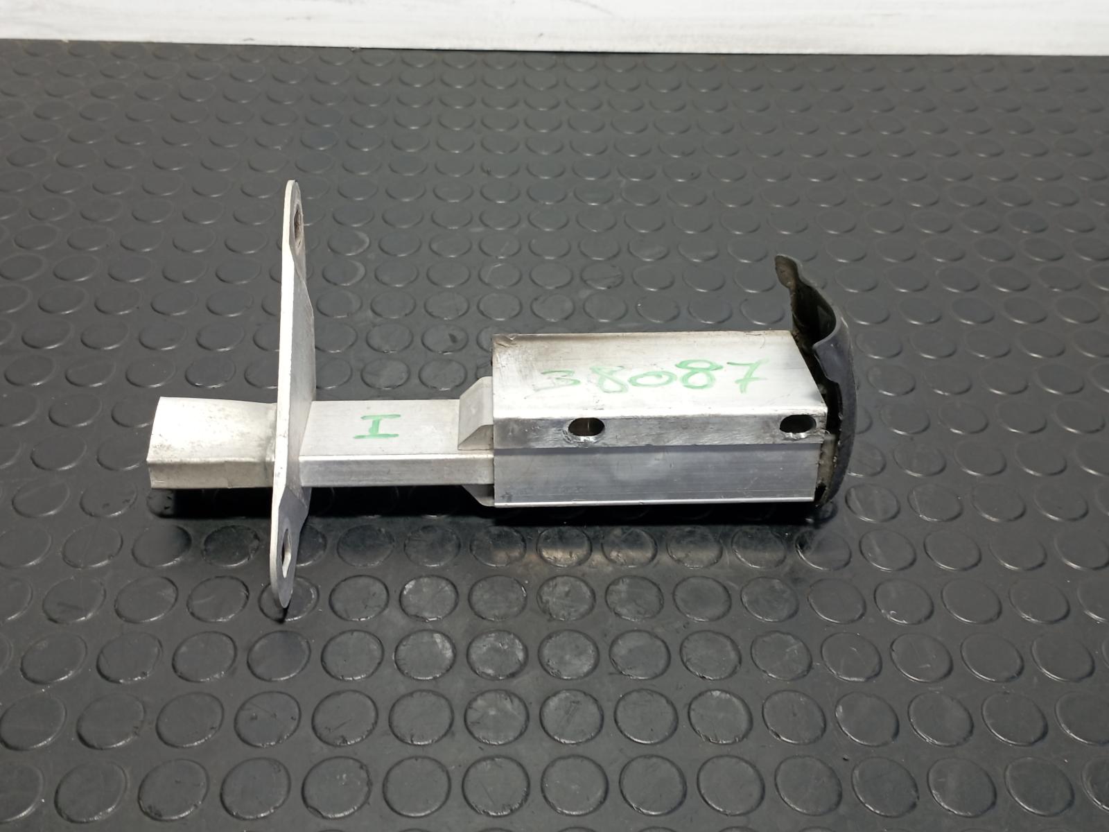 PUNTERA PARAGOLPES TRASERA IZQUIERDA