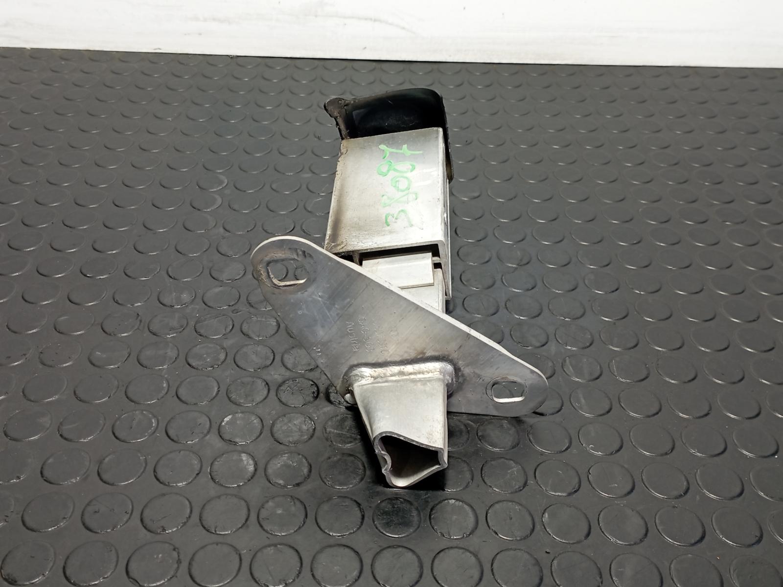 PUNTERA PARAGOLPES TRASERA IZQUIERDA AUDI A4 BERLINA (B5) - vista 2