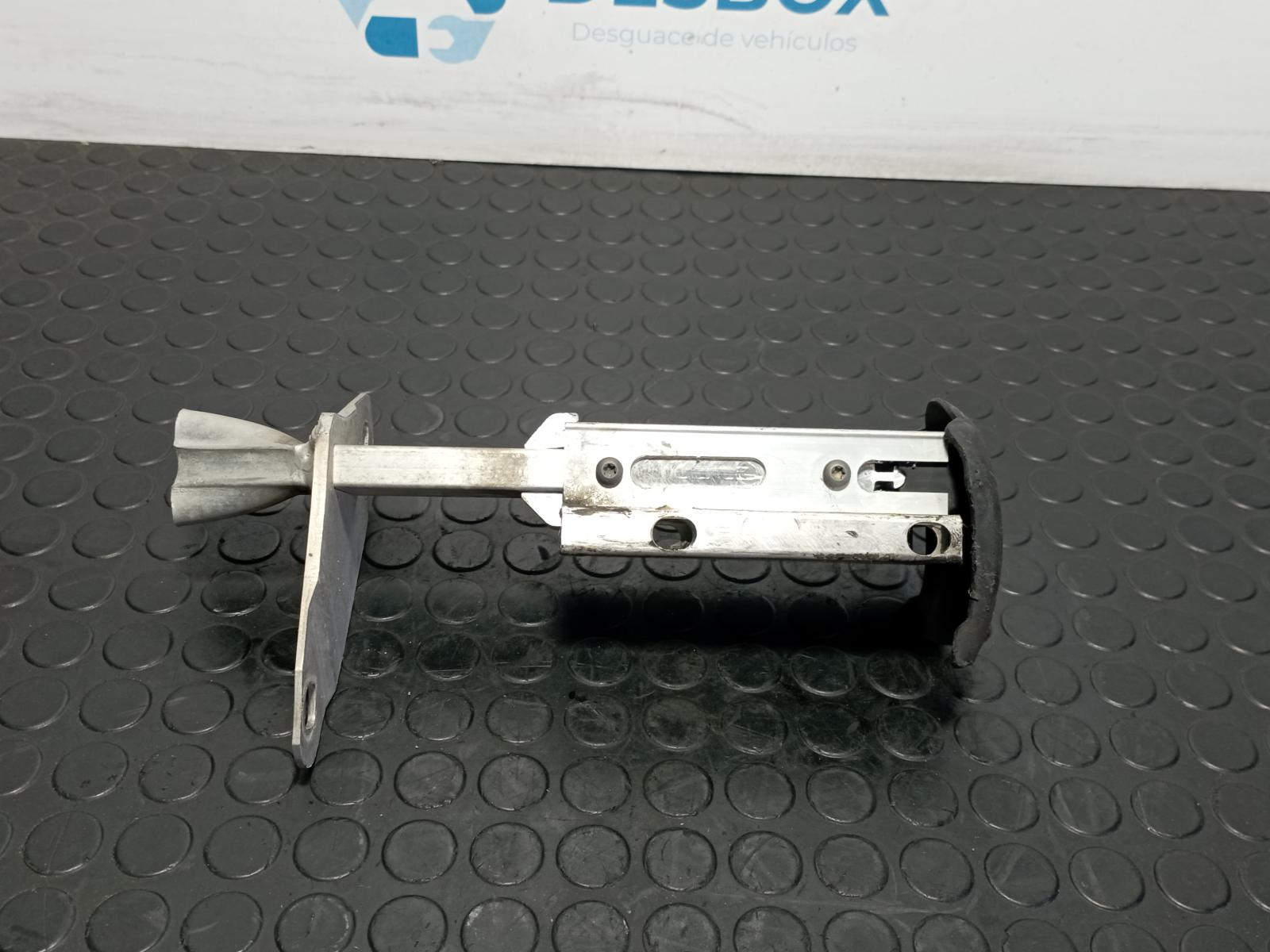 PUNTERA PARAGOLPES TRASERA IZQUIERDA AUDI A4 BERLINA (B5) - vista 3