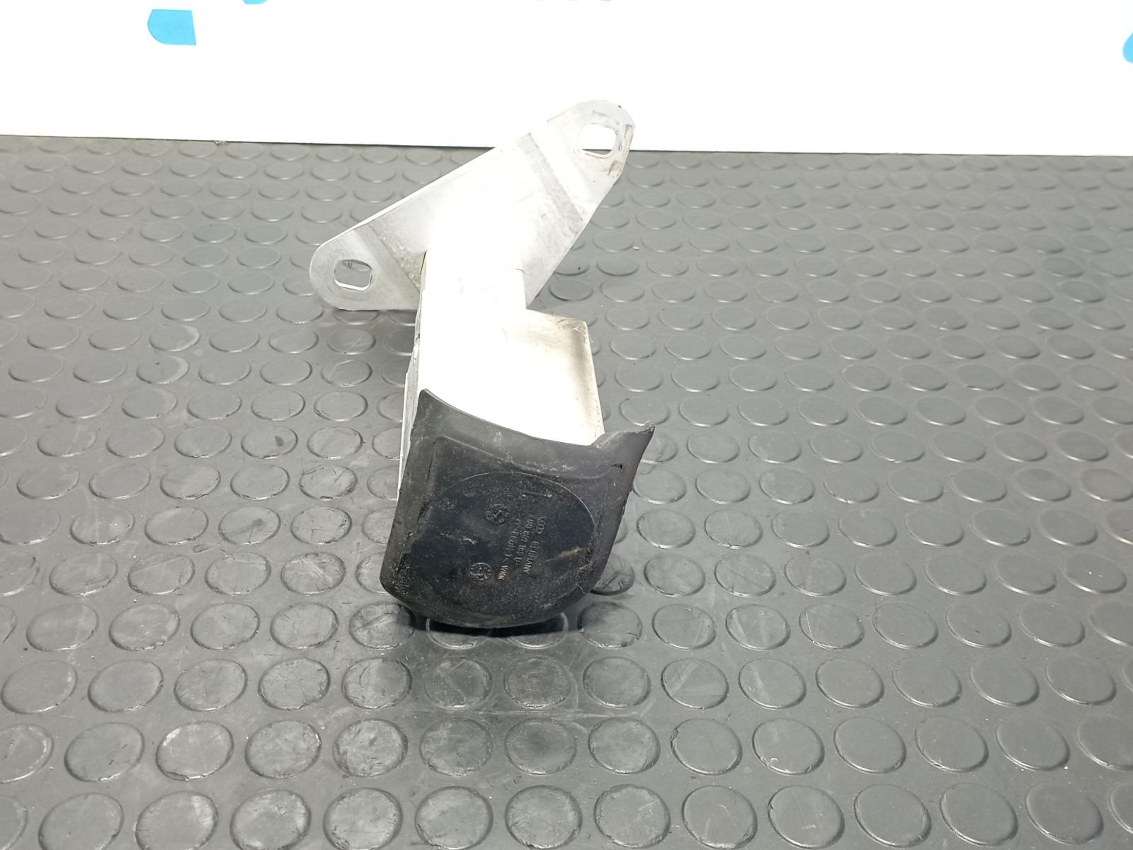 PUNTERA PARAGOLPES TRASERA IZQUIERDA AUDI A4 BERLINA (B5) - vista 4