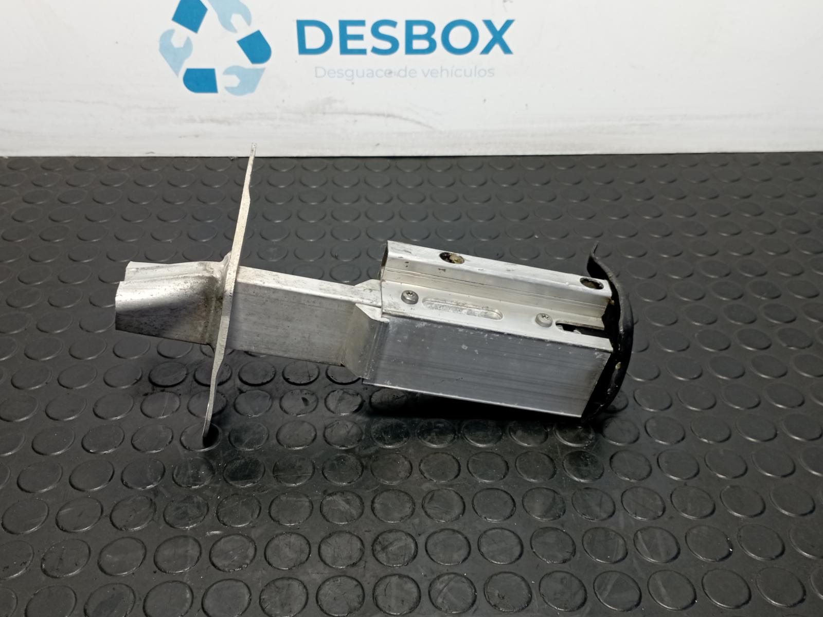 PUNTERA PARAGOLPES TRASERA DERECHA AUDI A4 BERLINA (B5) - vista 2