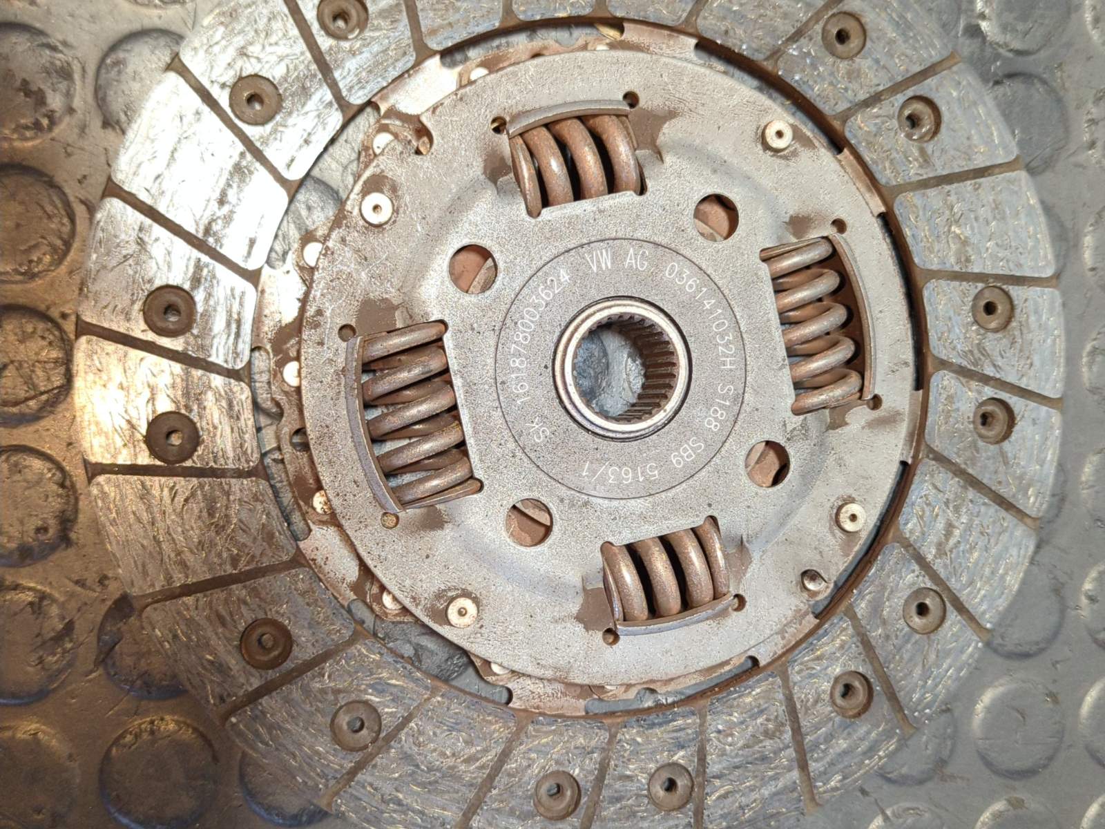 KIT EMBRAGUE VOLKSWAGEN GOLF VII LIM. - vista 2