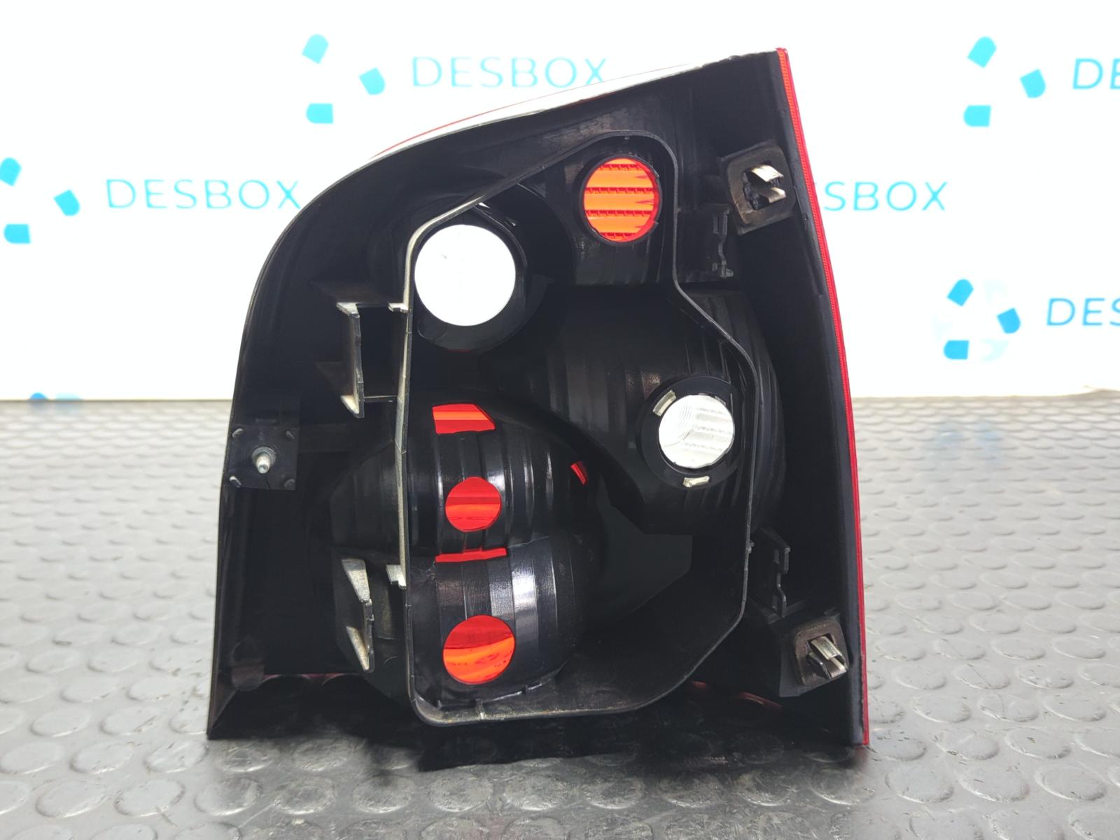 PILOTO TRASERO IZQUIERDO VOLKSWAGEN POLO (9N1) - vista 2