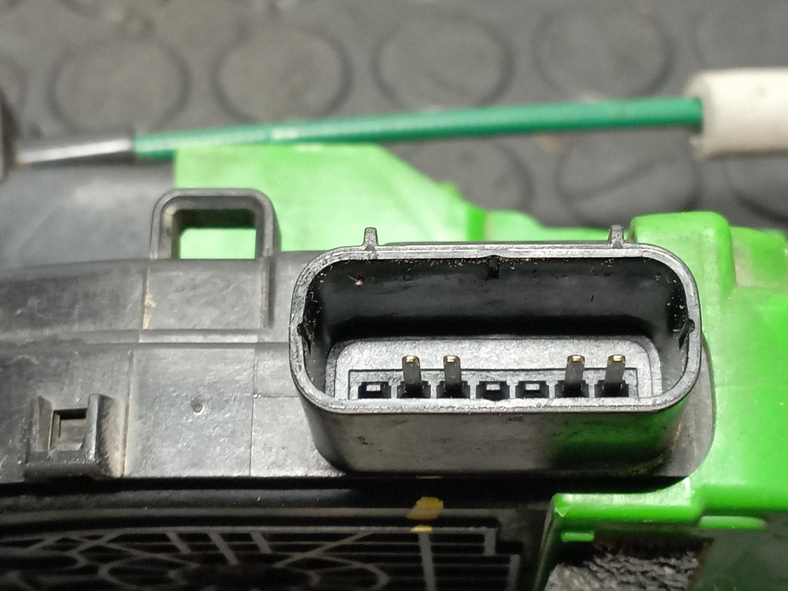 CERRADURA PUERTA TRASERA DERECHA HYUNDAI I40 - vista 4