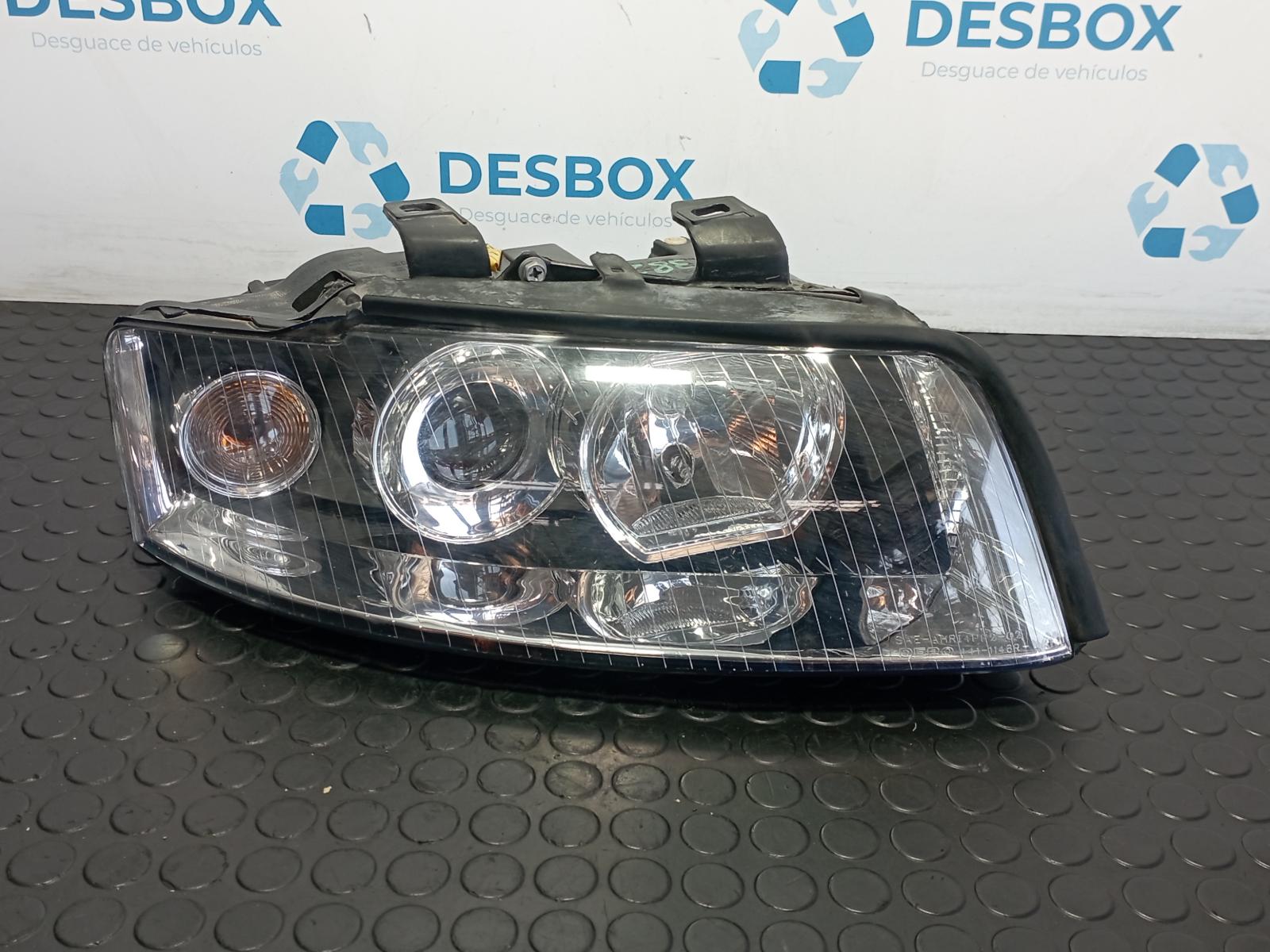 FARO DERECHO AUDI A4 BERLINA (8E)
