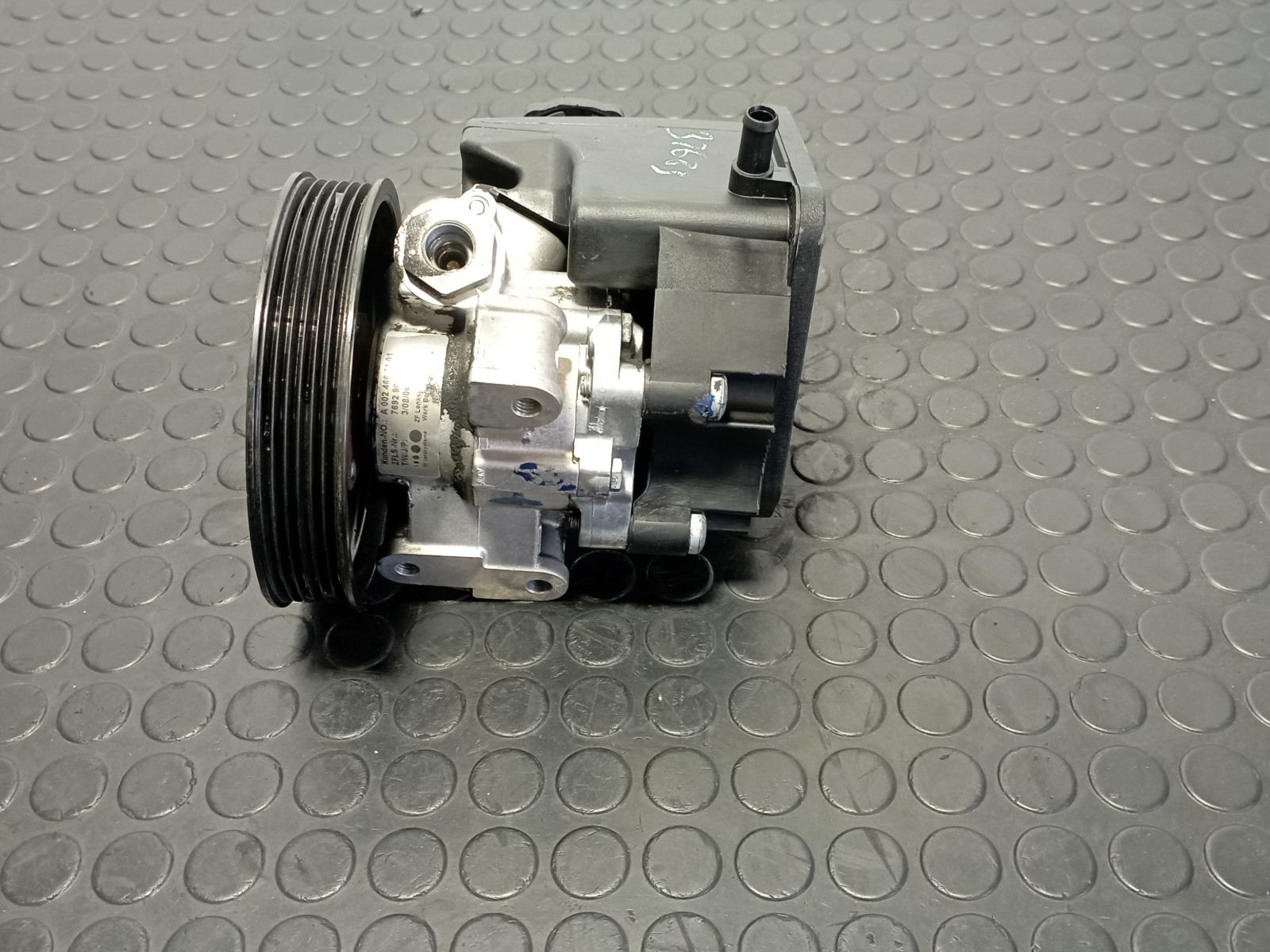 BOMBA DIRECCION MERCEDES-BENZ CLASE E (W211) BERLINA - vista 2