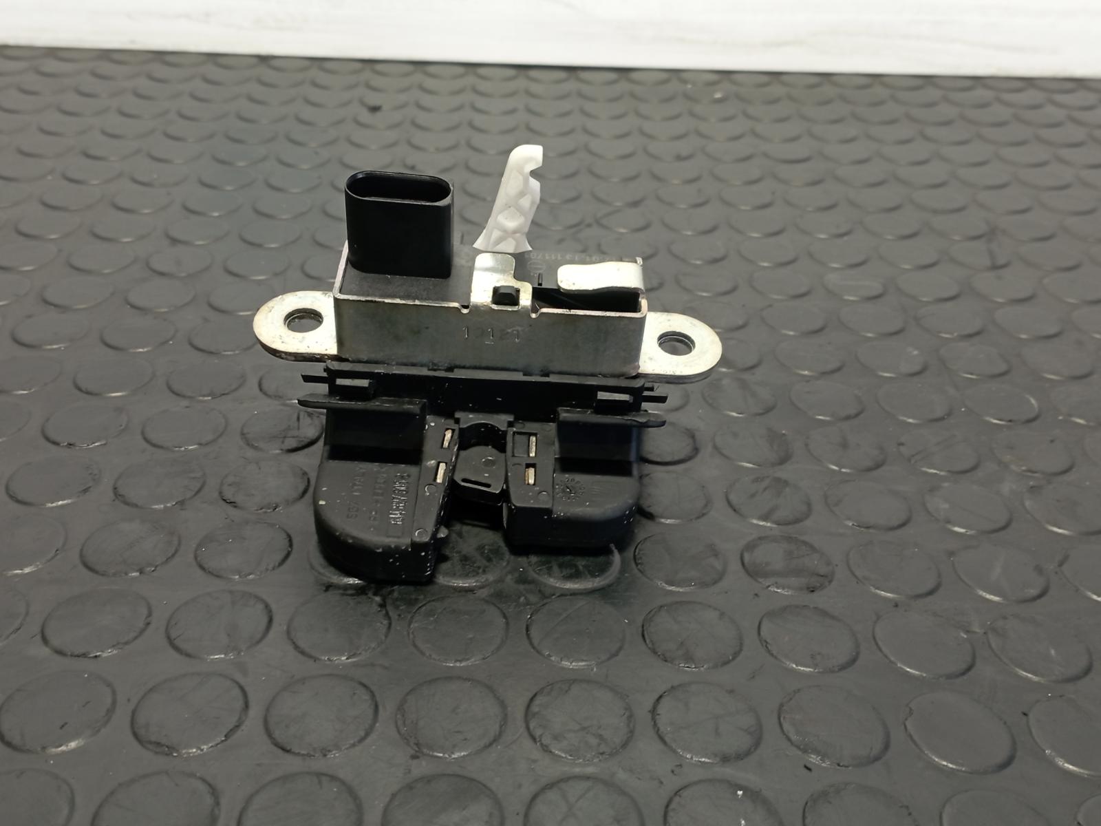 CERRADURA MALETERO / PORTON