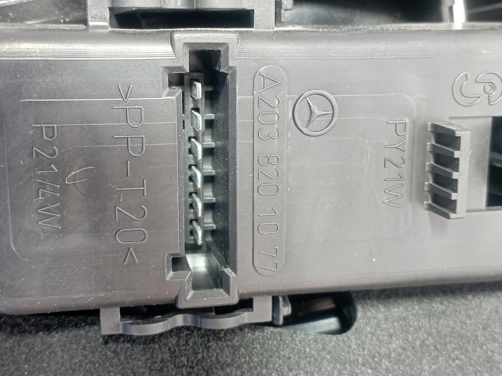 PILOTO TRASERO IZQUIERDO MERCEDES-BENZ CLASE C (W203) SPORTCOUPE - vista 3