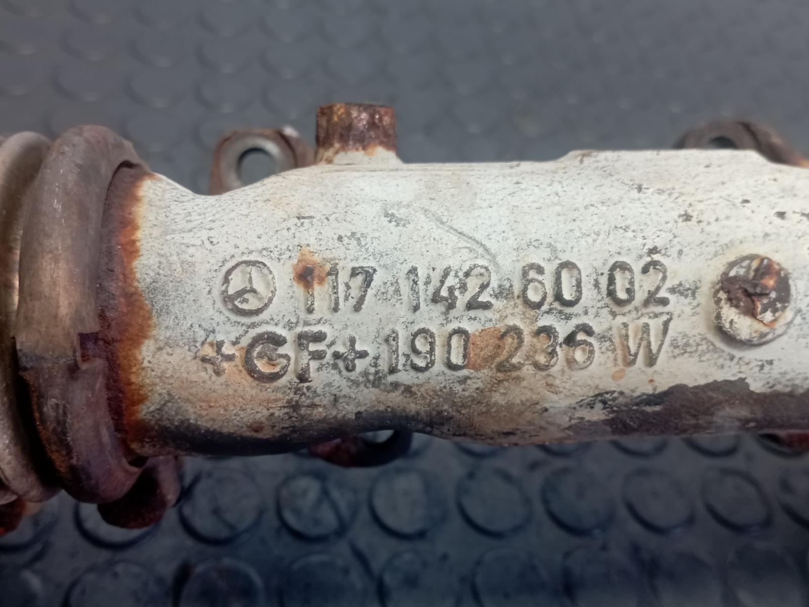 COLECTOR ESCAPE MERCEDES-BENZ CLASE S (W126) BERLINA+COUPE - vista 2