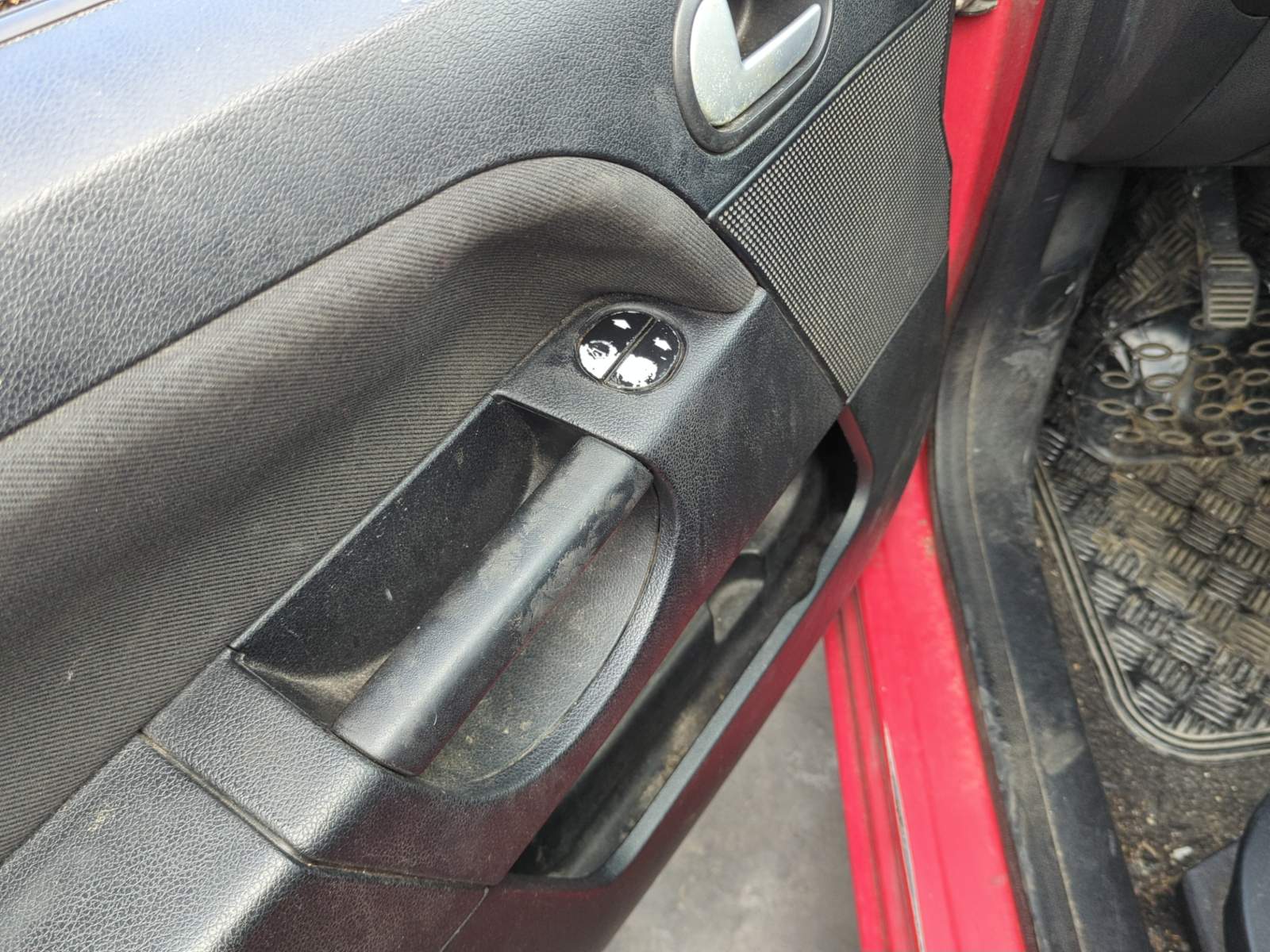 PORTON TRASERO FORD FIESTA (CBK) - recambio desguace - vista 3