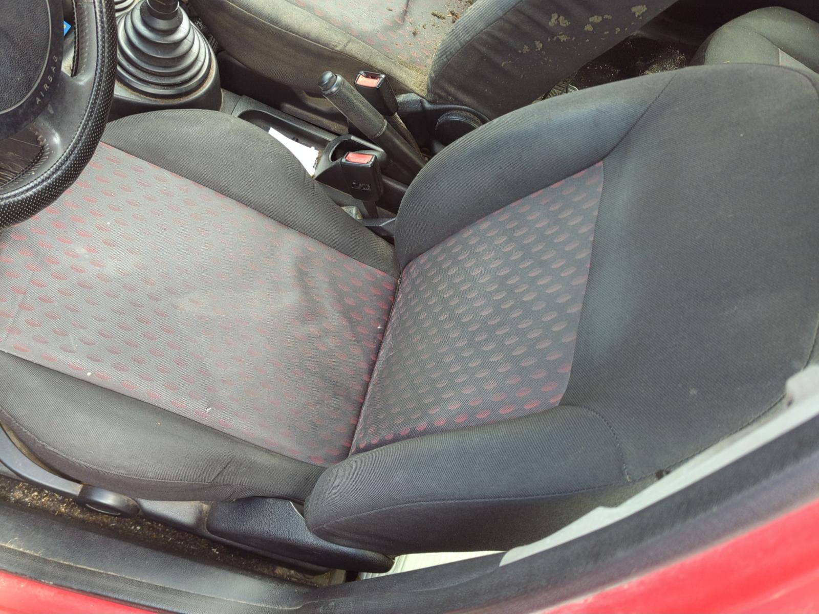 PORTON TRASERO FORD FIESTA (CBK) - recambio desguace - vista 5