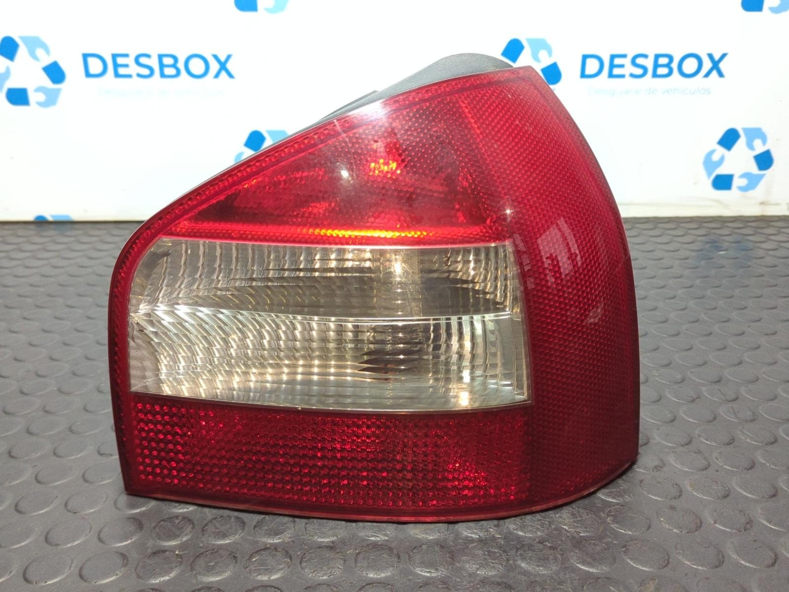 PILOTO TRASERO DERECHO AUDI A3 (8L) - recambio desguace