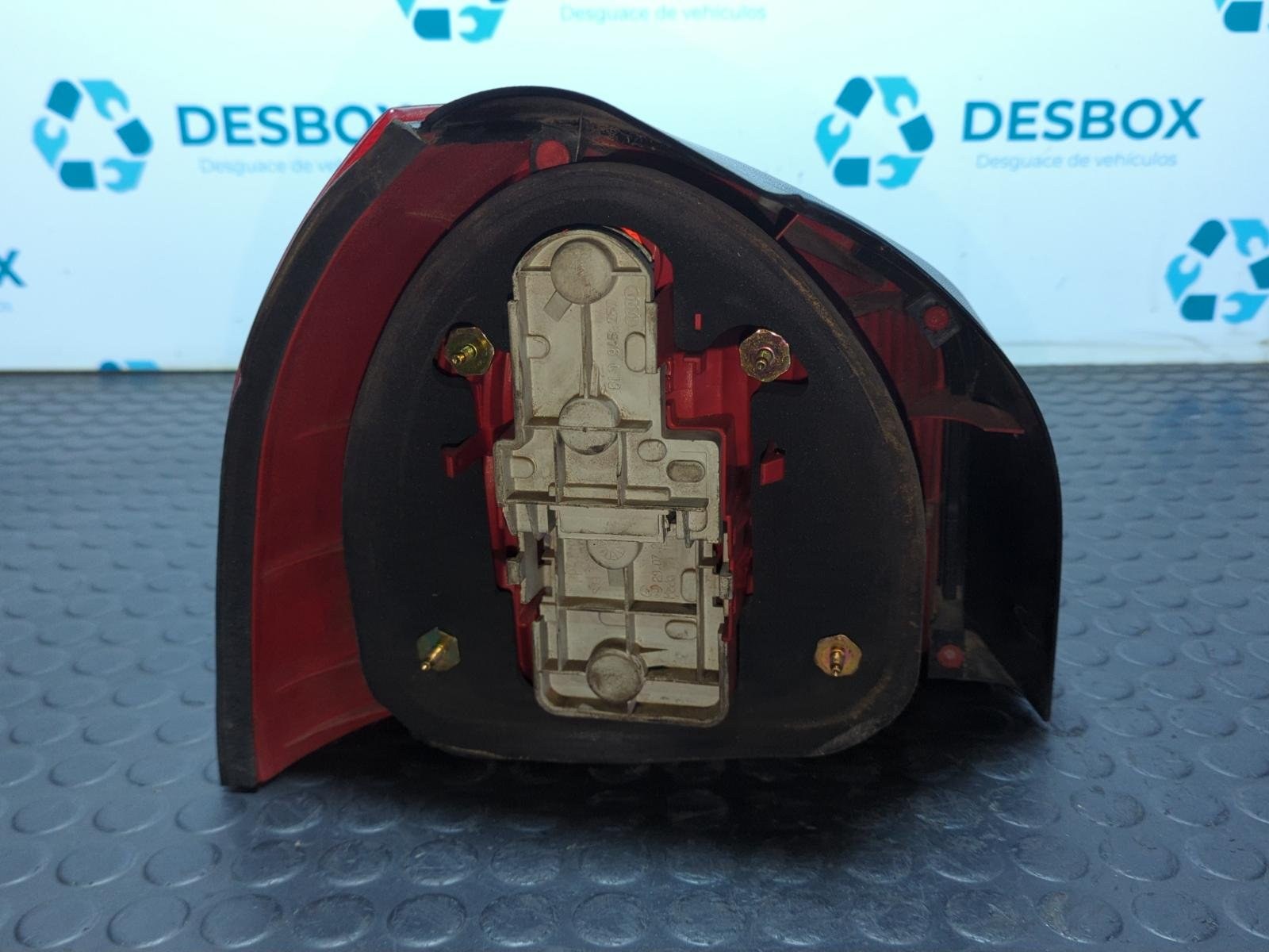 PILOTO TRASERO DERECHO AUDI A3 (8L) - recambio desguace - vista 2