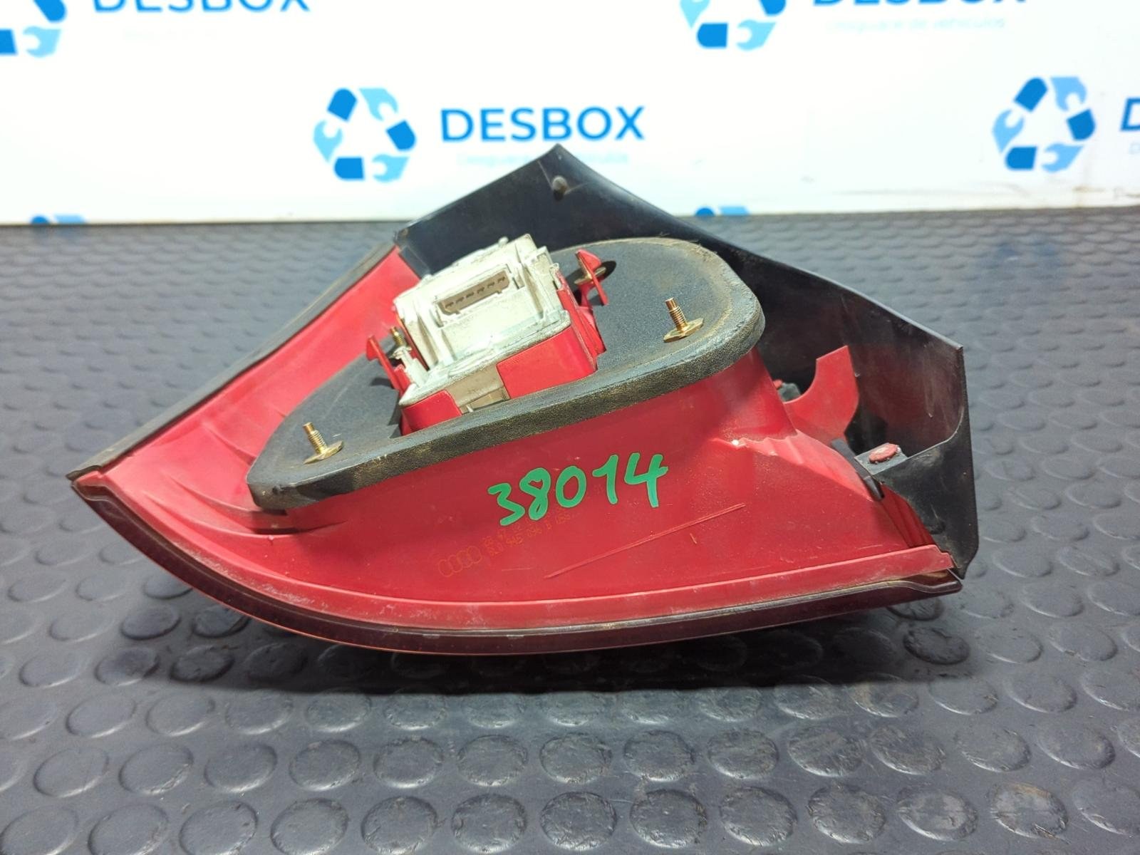 PILOTO TRASERO DERECHO AUDI A3 (8L) - recambio desguace - vista 3