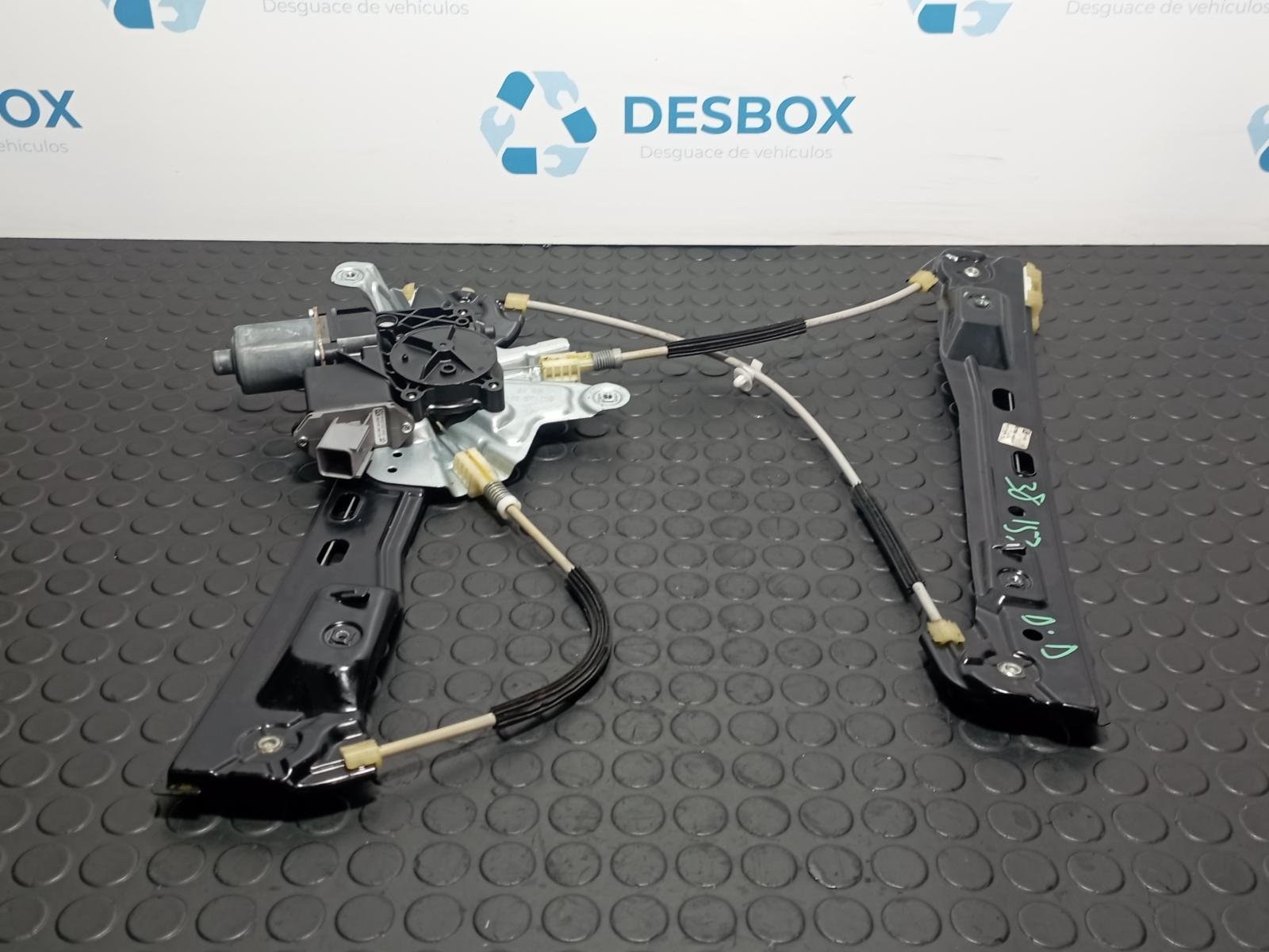 ELEVALUNAS DELANTERO DERECHO