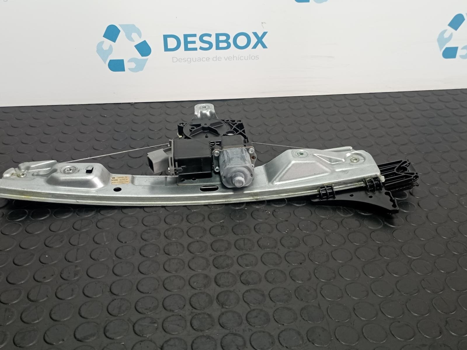 ELEVALUNAS TRASERO DERECHO