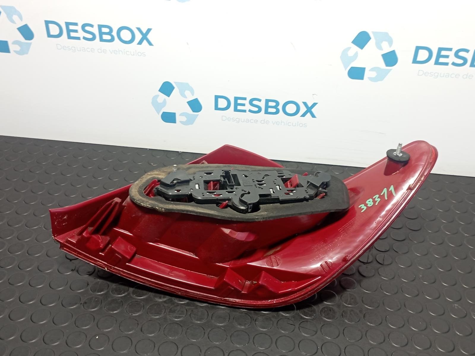 PILOTO TRASERO IZQUIERDO PEUGEOT 307 (S1) - recambio desguace - vista 2