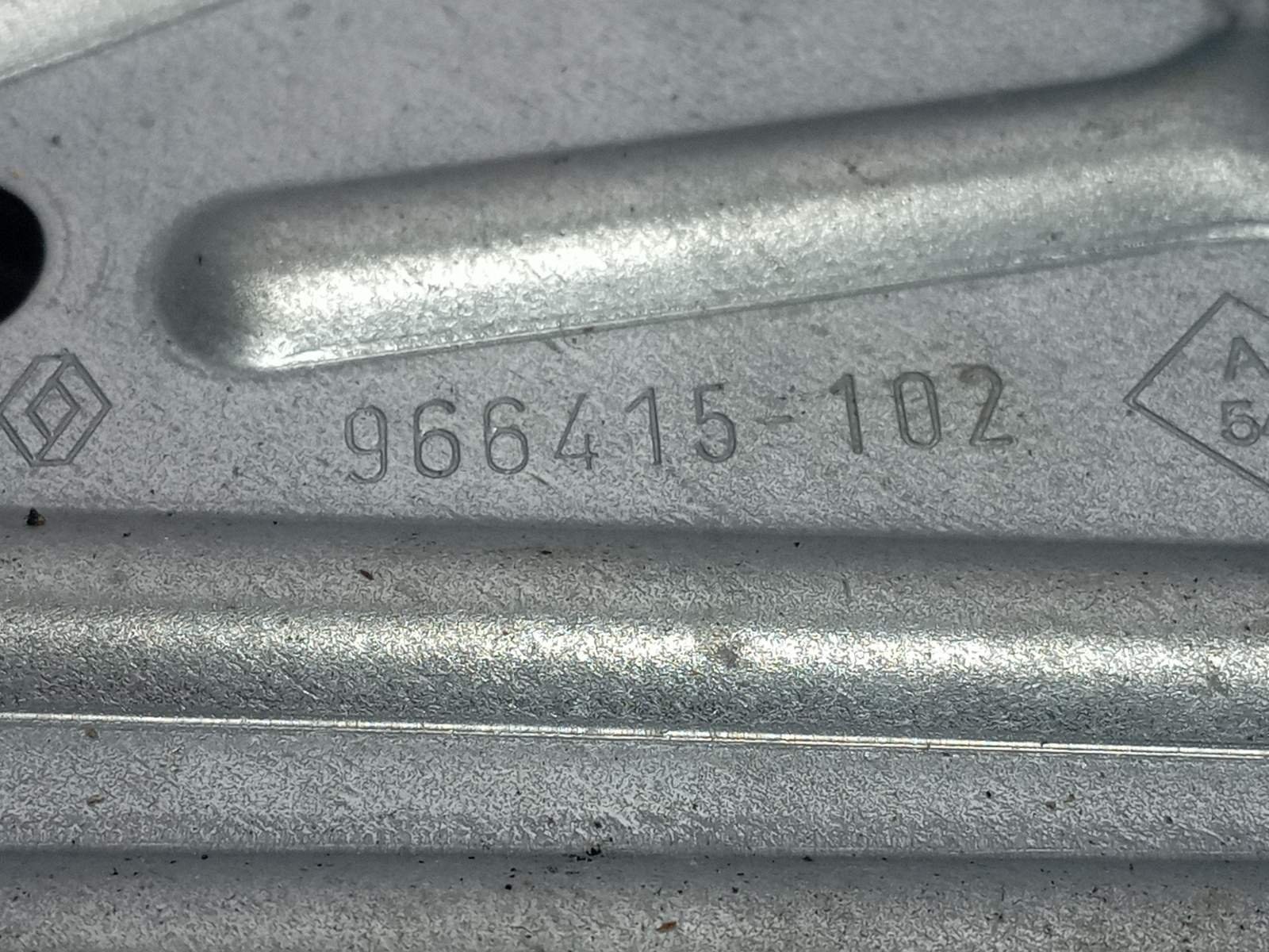 Recambio de ELEVALUNAS TRASERO DERECHO para RENAULT SCENIC III K9KN8 referencia OEM IAM 966415102 - ROJO 4
