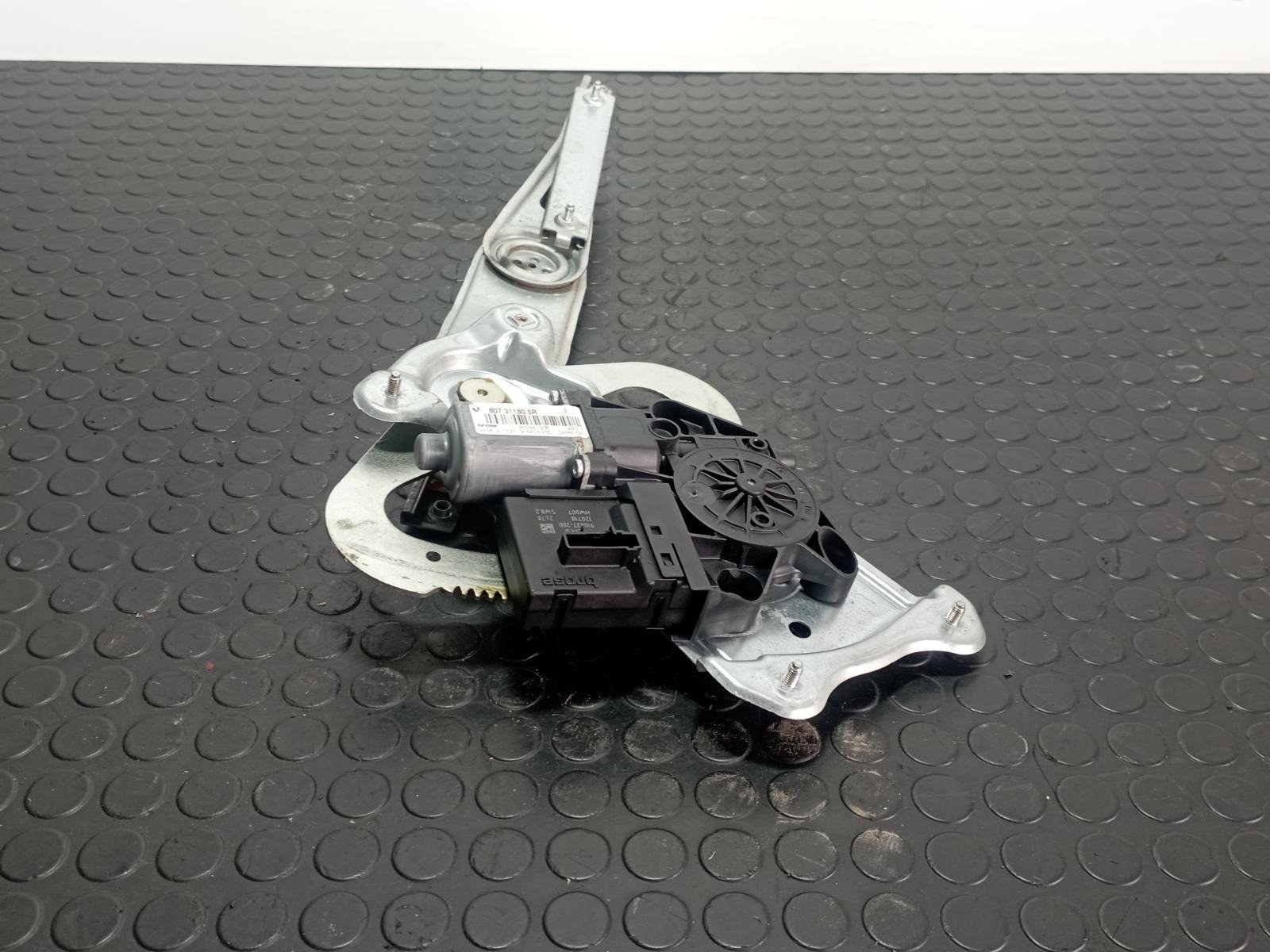 Recambio de ELEVALUNAS DELANTERO IZQUIERDO para RENAULT SCENIC III K9KN8 referencia OEM IAM 966416102 - ROJO 2