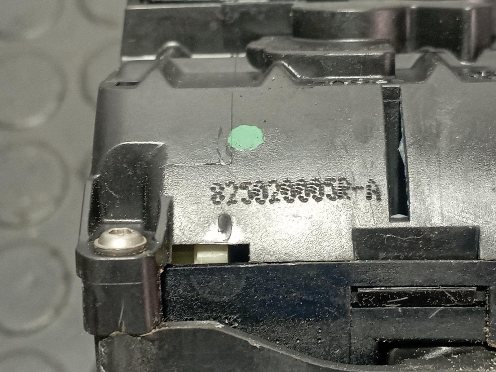 Recambio de CERRADURA PUERTA TRASERA DERECHA para RENAULT SCENIC III K9KN8 referencia OEM IAM 825020005R - ROJO 4