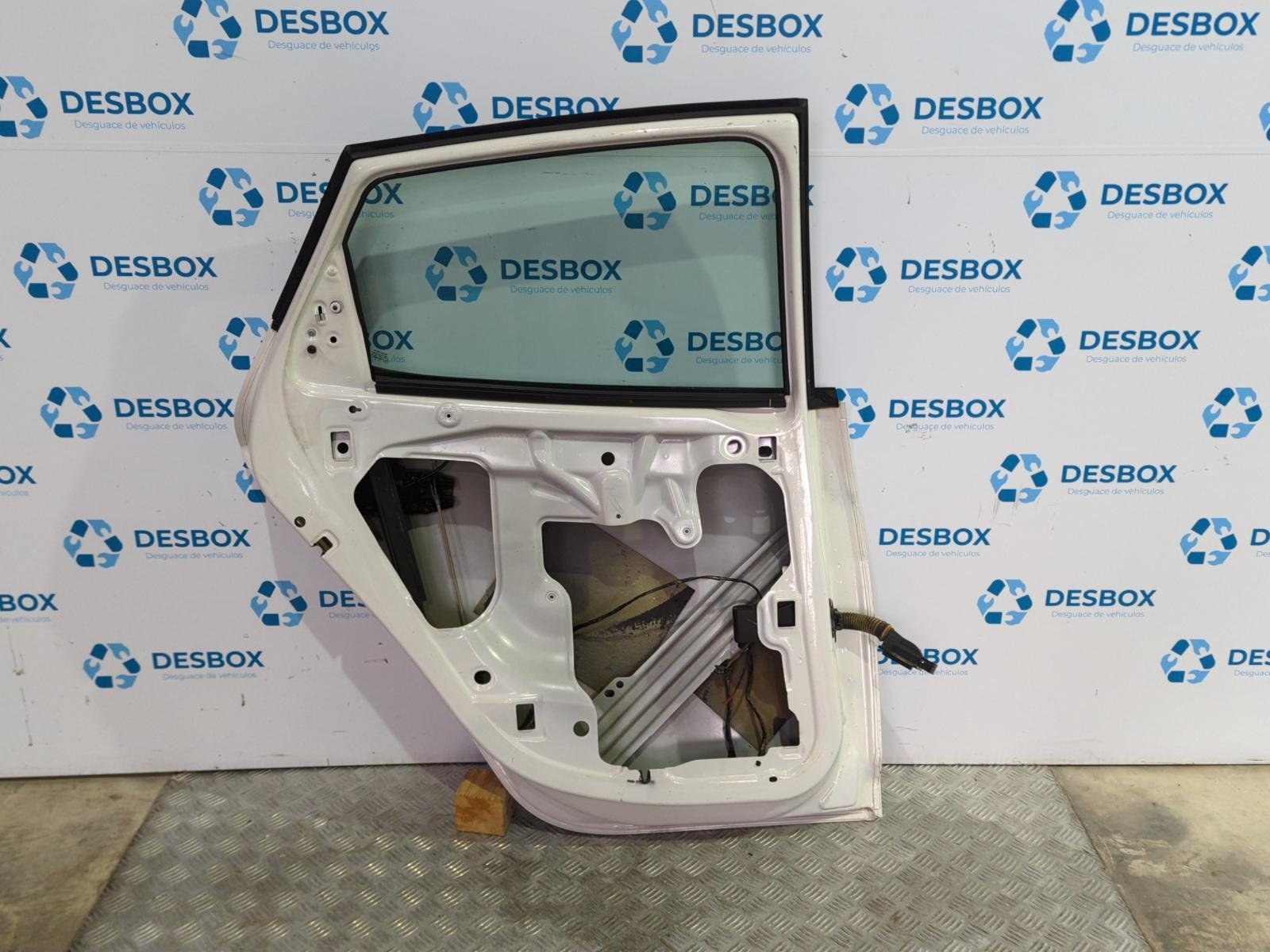 PUERTA TRASERA IZQUIERDA SEAT IBIZA (6J5) - recambio desguace - vista 5