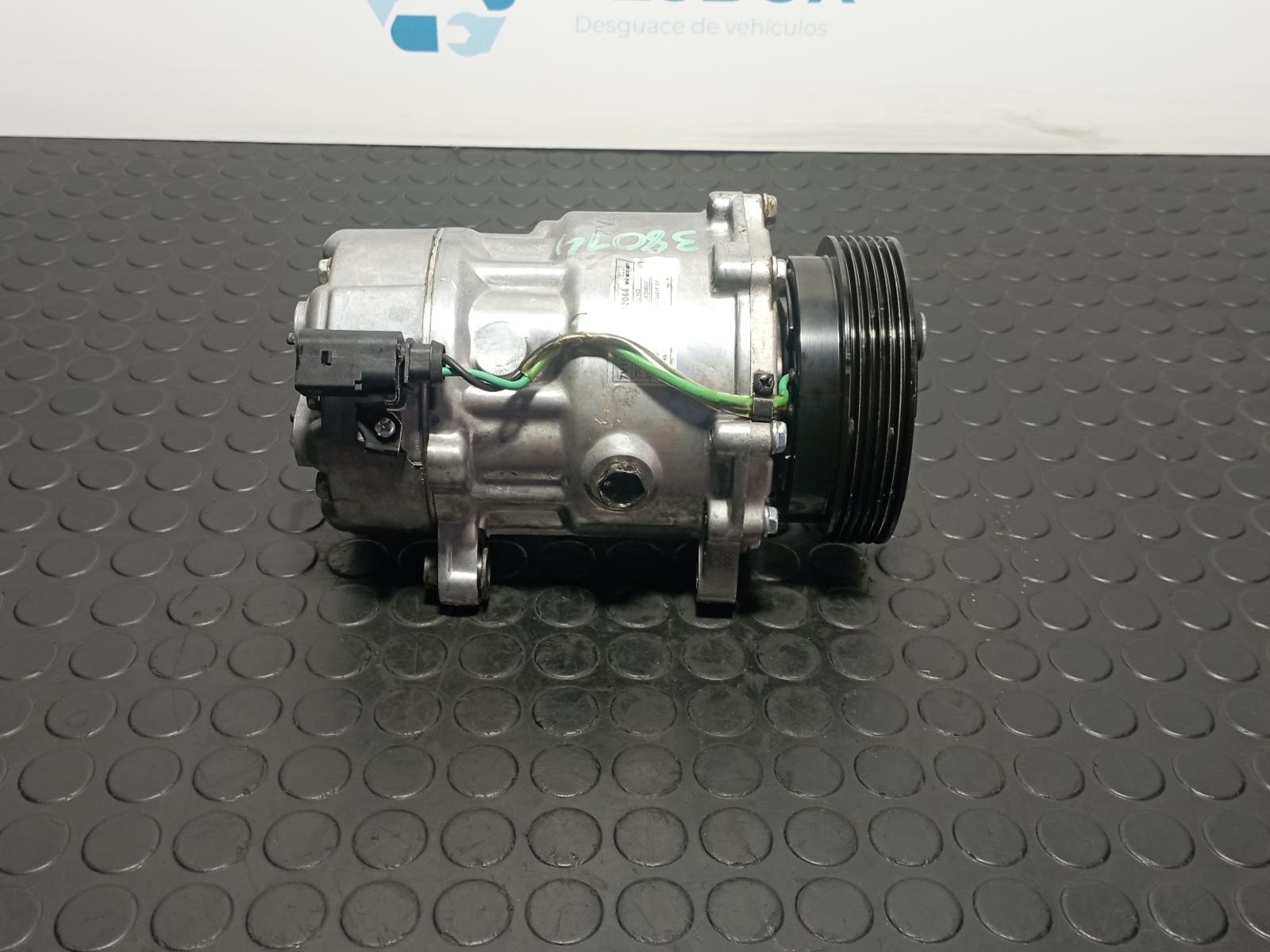 COMPRESOR AIRE ACONDICIONADO AUDI A3 (8L) - recambio desguace - vista 4