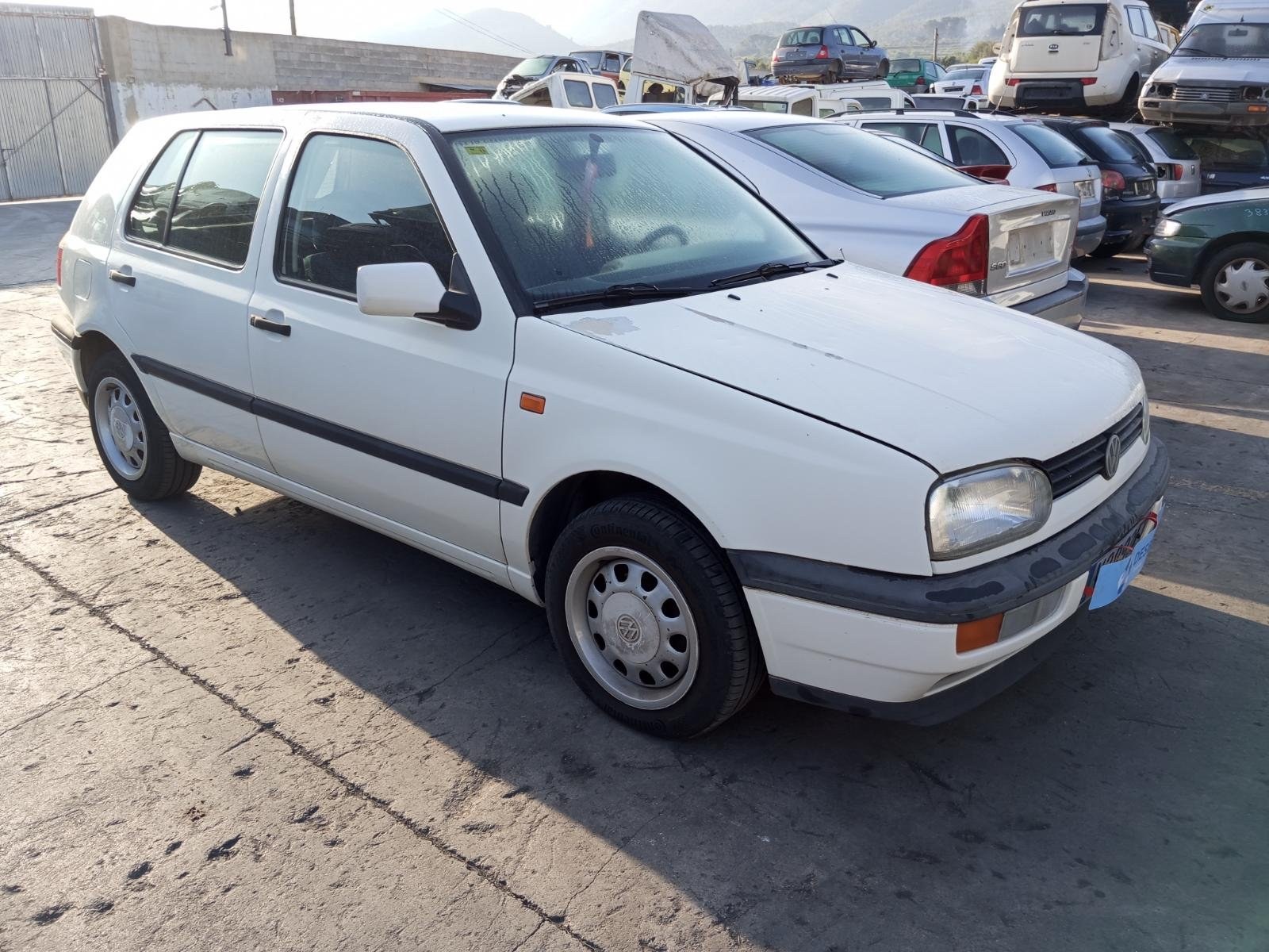 VOLKSWAGEN GOLF III BERLINA (1H1)