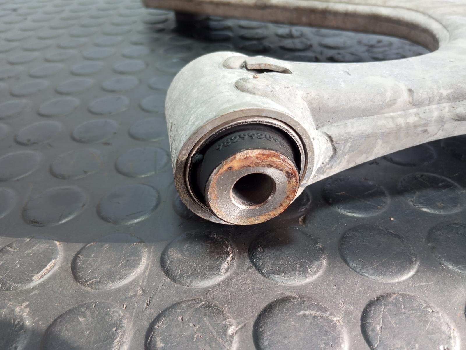 BRAZO DERECHO INFERIOR DELANTERO PEUGEOT 2008 (--.2013->) - recambio desguace - vista 4