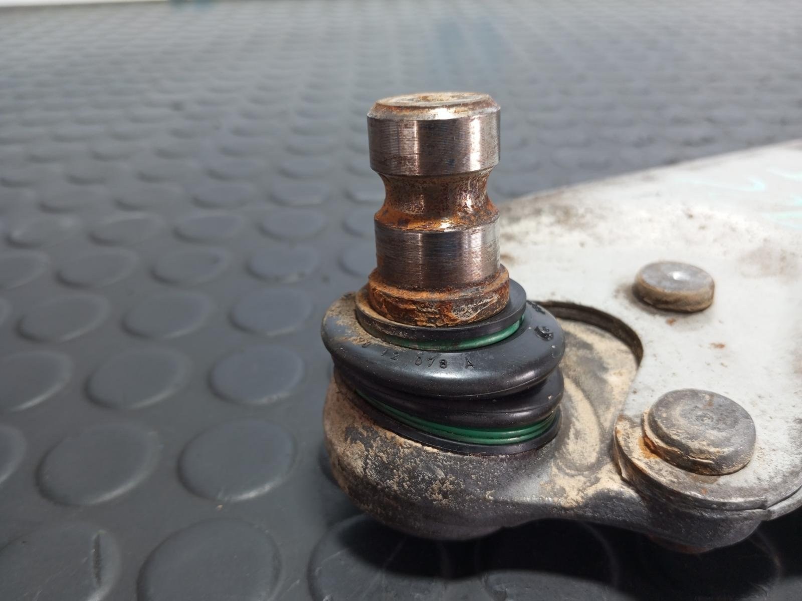 BRAZO IZQUIERDO INFERIOR DELANTERO PEUGEOT 2008 (--.2013->) - recambio desguace - vista 2
