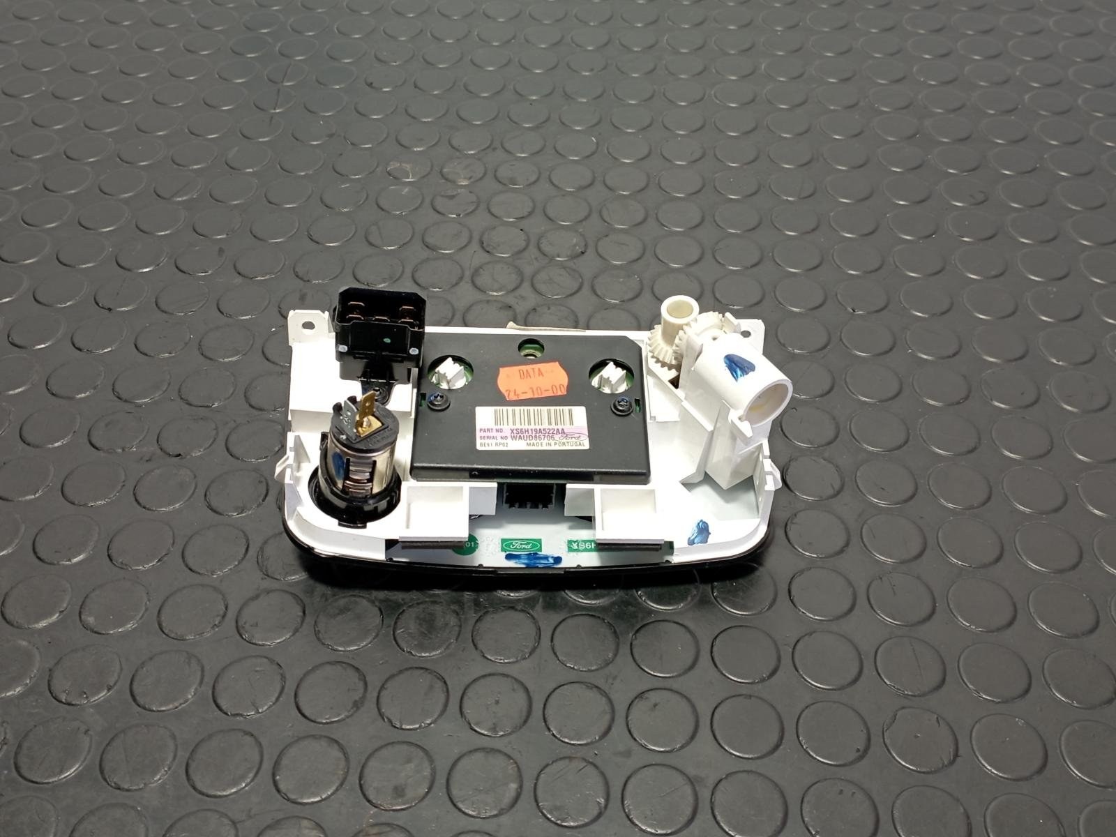 MANDO CALEFACCION / AIRE ACONDICIONADO FORD FIESTA BERLINA (DX) - recambio desguace - vista 2