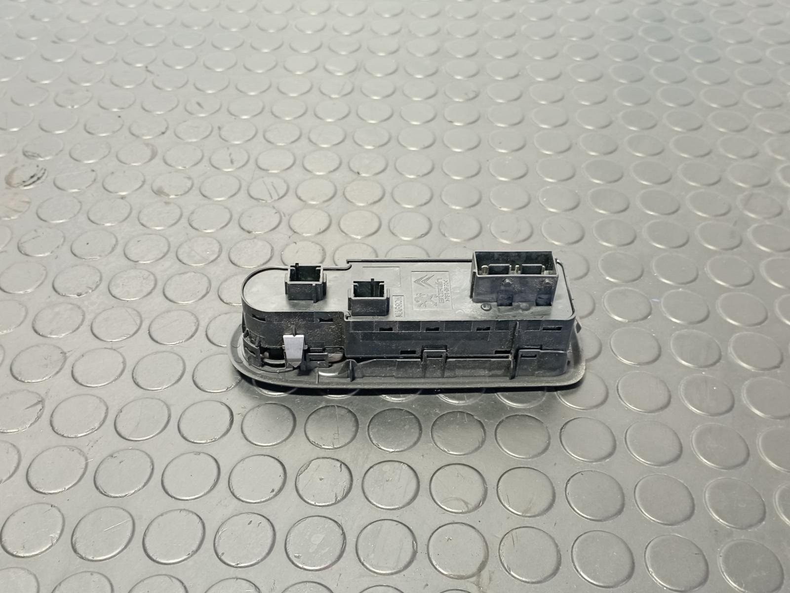 MANDO ELEVALUNAS DELANTERO IZQUIERDO CITROEN C5 BERLINA - recambio desguace - vista 3