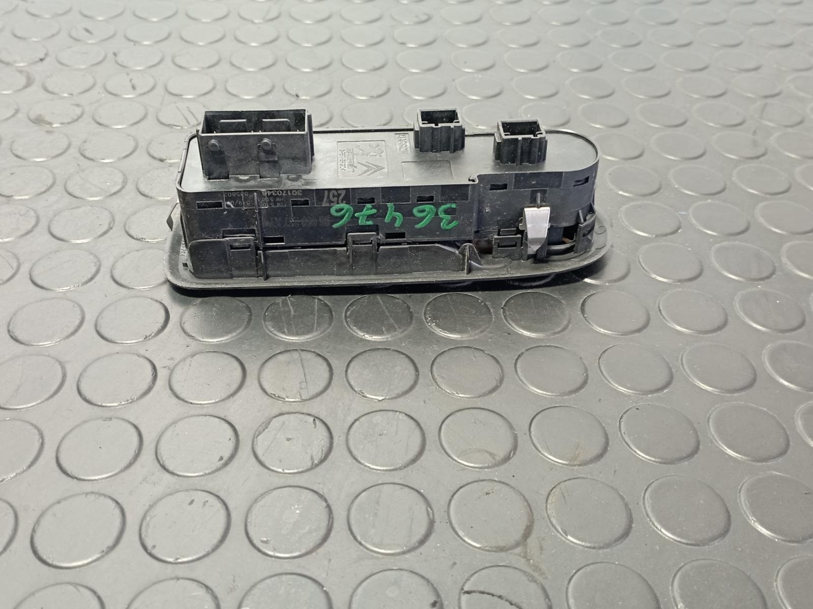 MANDO ELEVALUNAS DELANTERO IZQUIERDO CITROEN C5 BERLINA - recambio desguace - vista 2