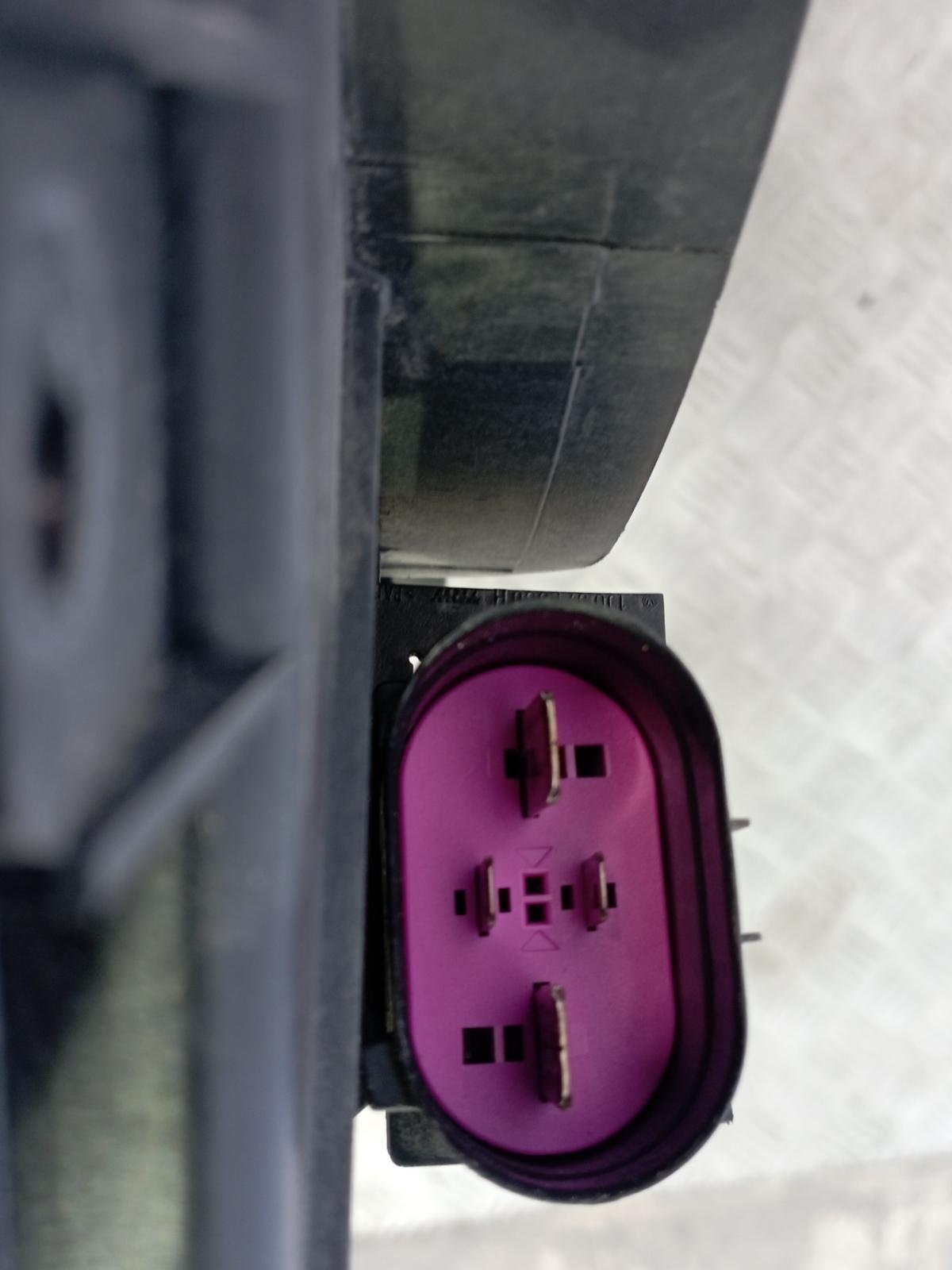 ELECTROVENTILADOR VOLKSWAGEN PASSAT BERLINA (3C2) - recambio desguace - vista 4